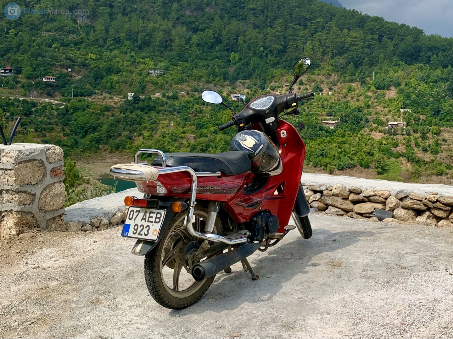 07 AEB 923, Mondial (UMA) Snappy 