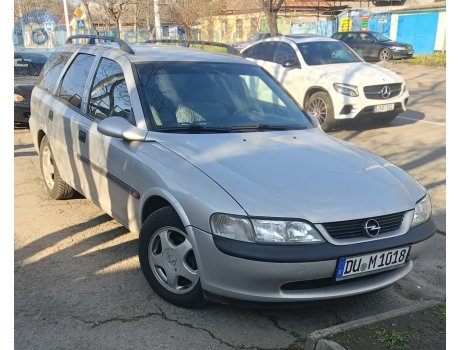 DU M 1018, Opel Vectra