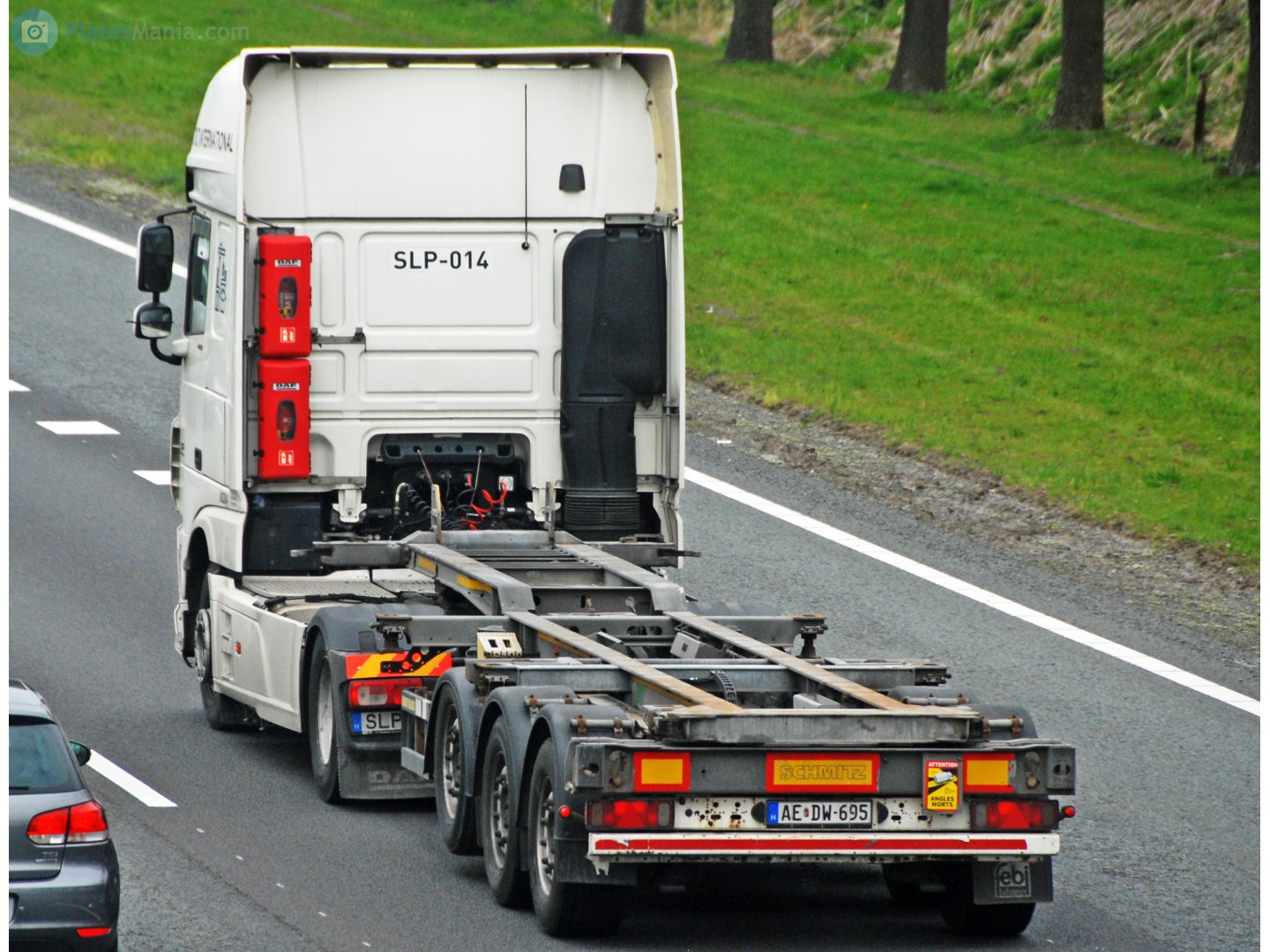 AE DW-695, Schmitz SGF 