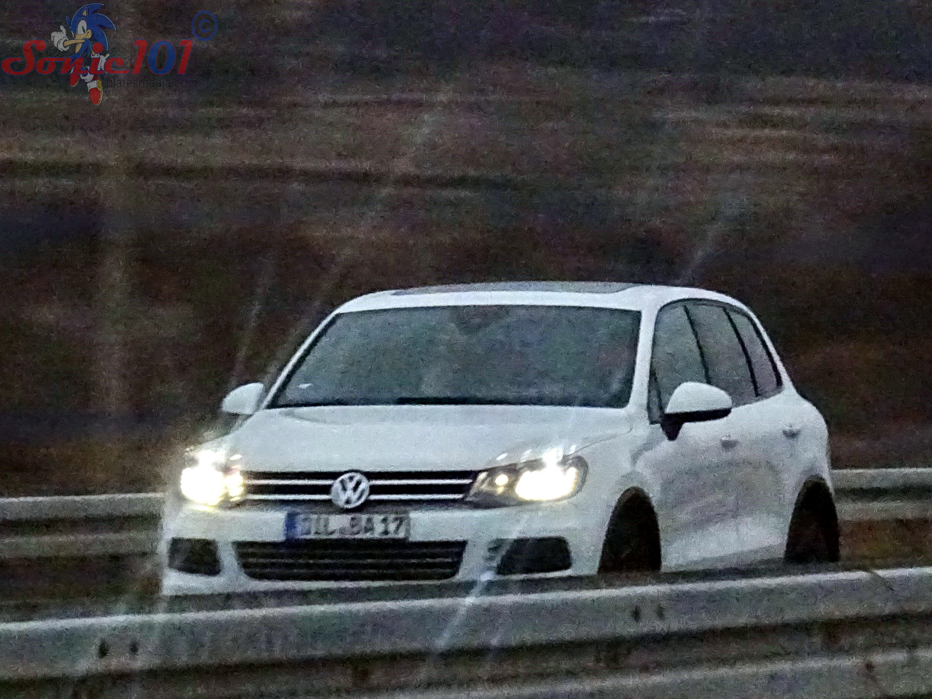 DIL BA 17, Volkswagen Touareg 2nd gen (7P), 2010–2018