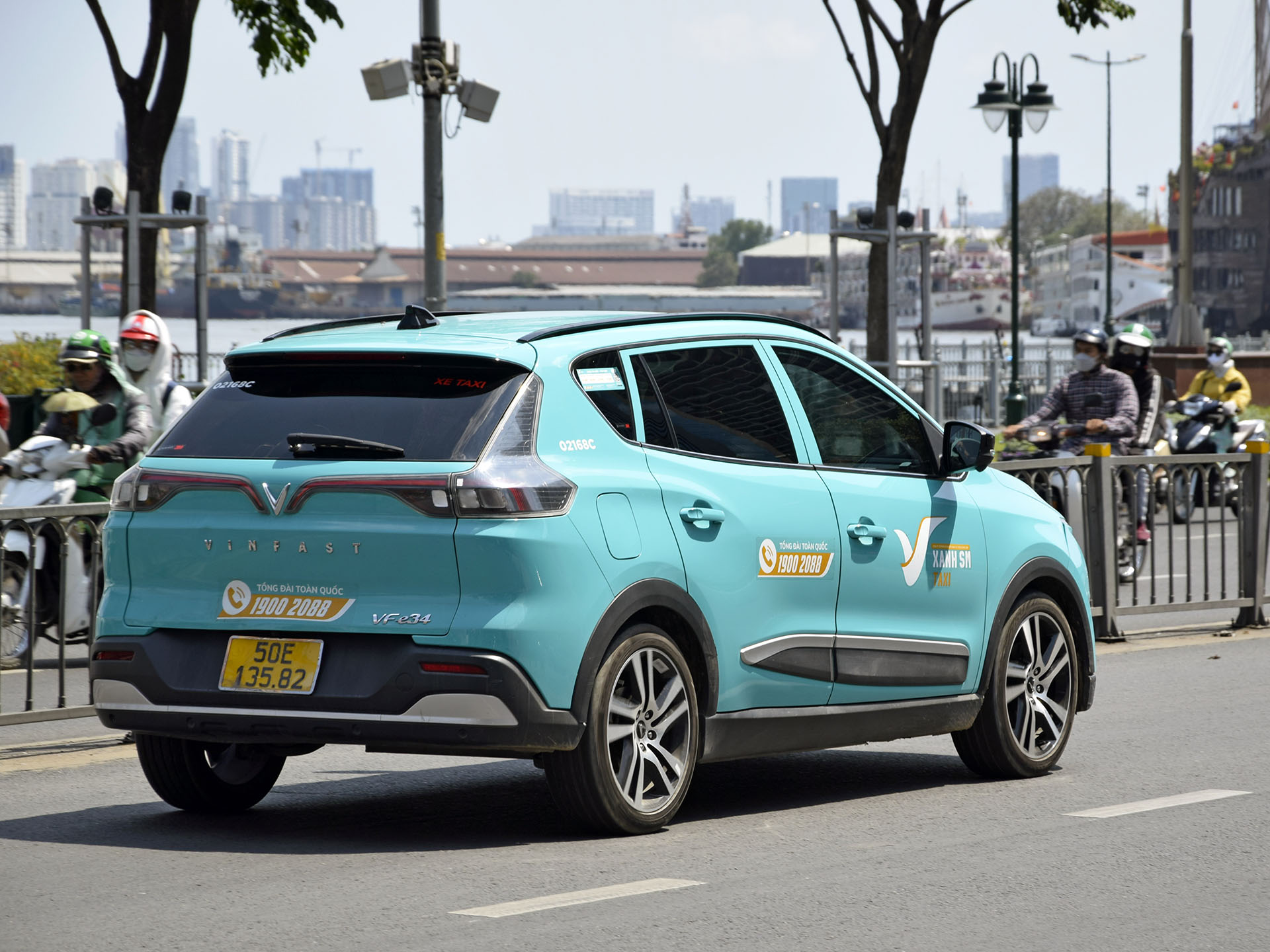 50E-135.82, VinFast VFe34 1st gen, 2021–