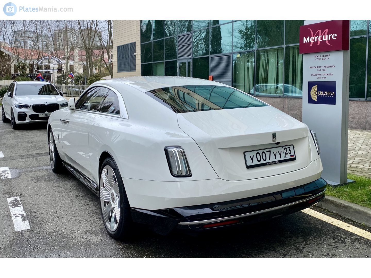 у 007 уу 23, Rolls-Royce Spectre 1st gen, 2023–