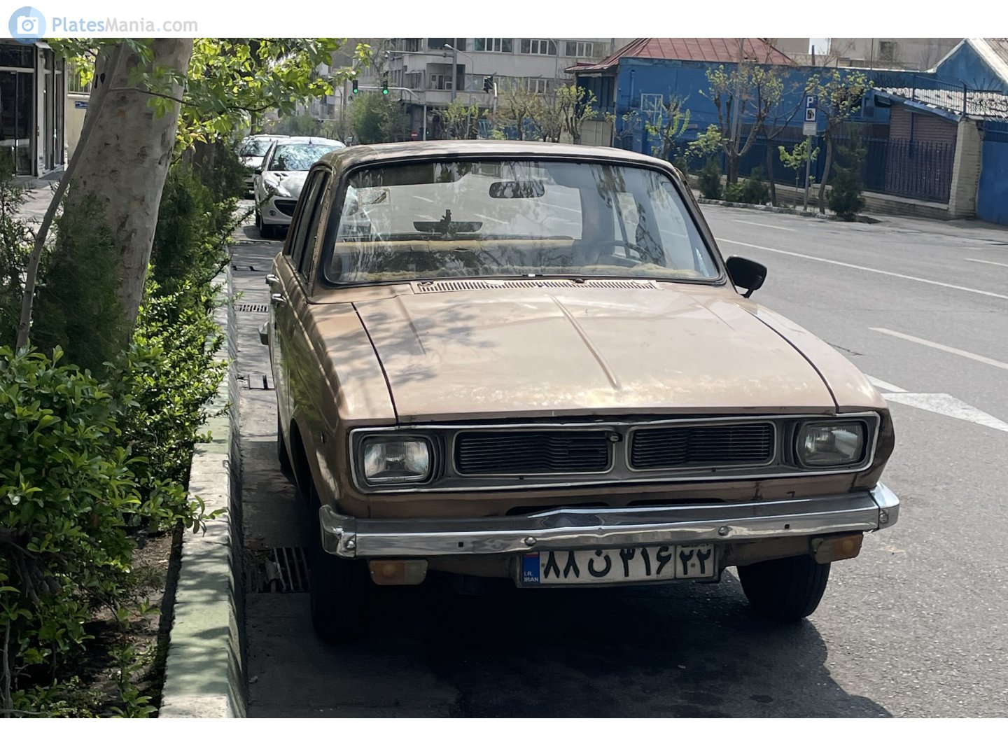 ۸۸ن۳۱۶ ۲۲, Iran Khodro Paykan 1st gen Sedan, 1967–2005