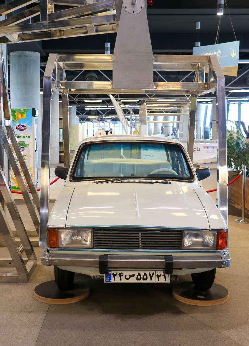 ۲۴س۵۵۷ ۲۱, Iran Khodro Paykan 1st gen Sedan, 1967–2005