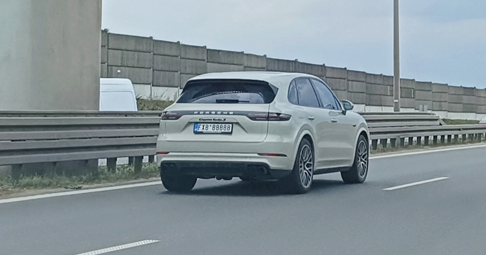 FX8 88888, Porsche Cayenne 3rd gen SUV (PO536; 9Y0), 2017–2023