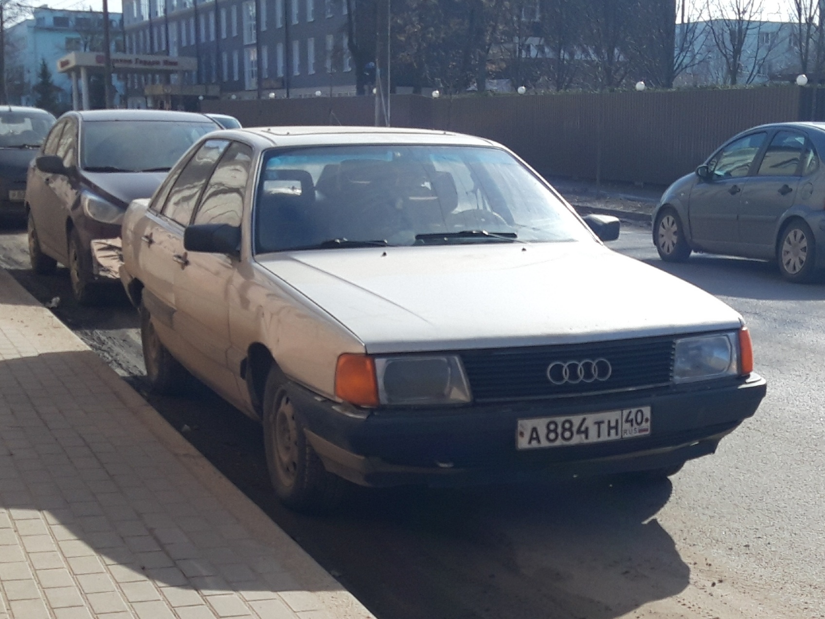 а 884 тн 40, Audi 100 3rd gen Sedan (C3/44), 1982–1991