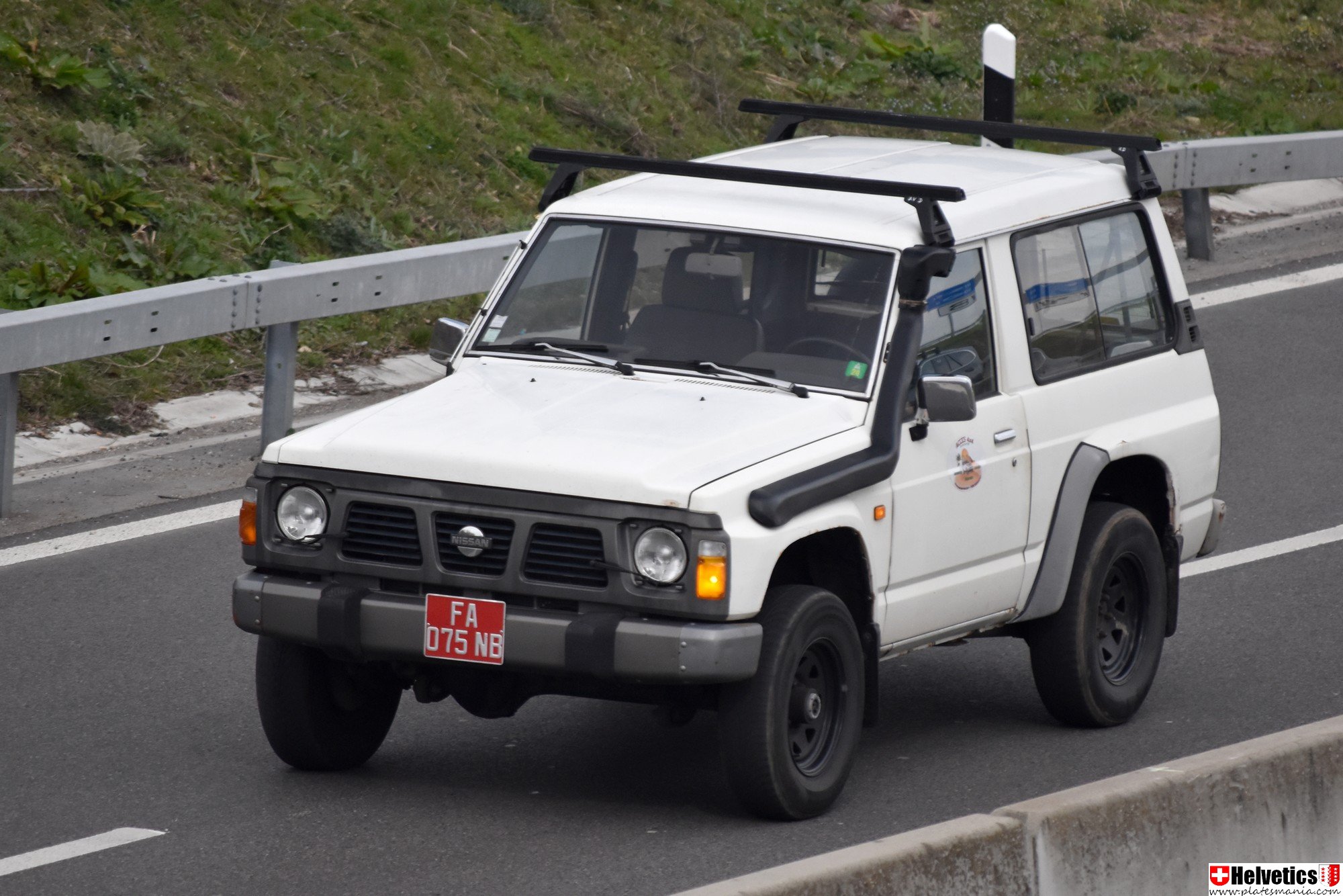 FA-075-NB, Nissan Patrol 4th gen 3-door SUV (Y60), 1987–1997