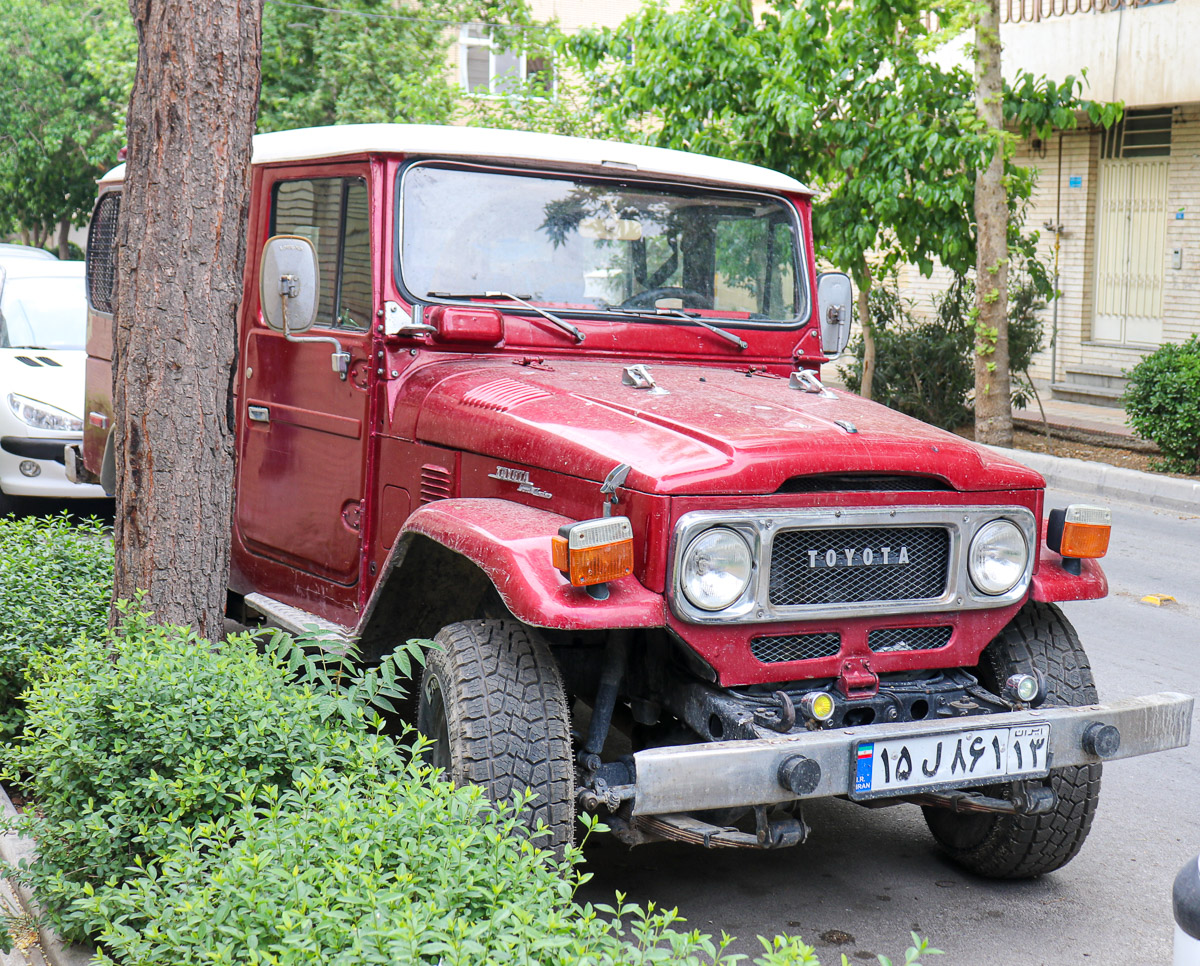 ۱۵ل۸۶۱ ۱۳, Toyota Land Cruiser 40 3-door Troop Carrier (J47), 1960–1984