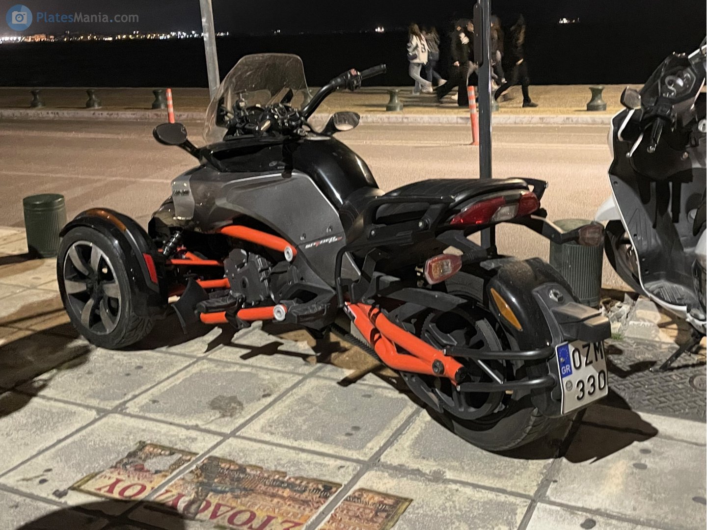 OZM-330, Can-Am Spyder 