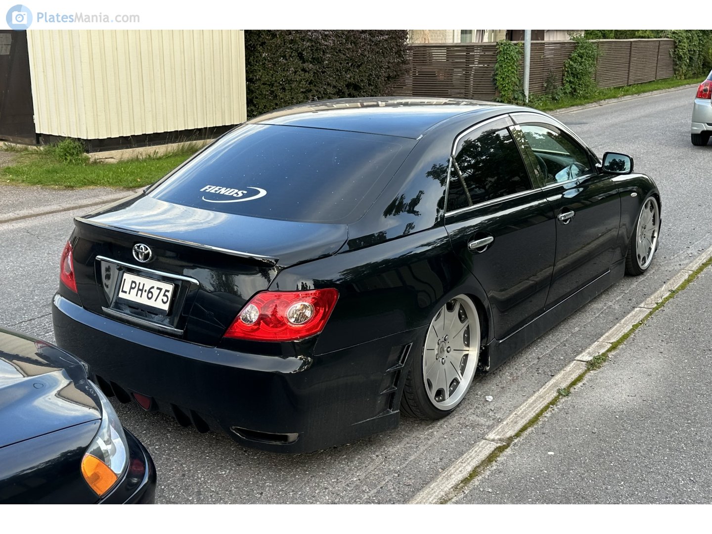 LPH-675, Toyota Mark X 1st gen Sedan (GRX120), 2004–2009