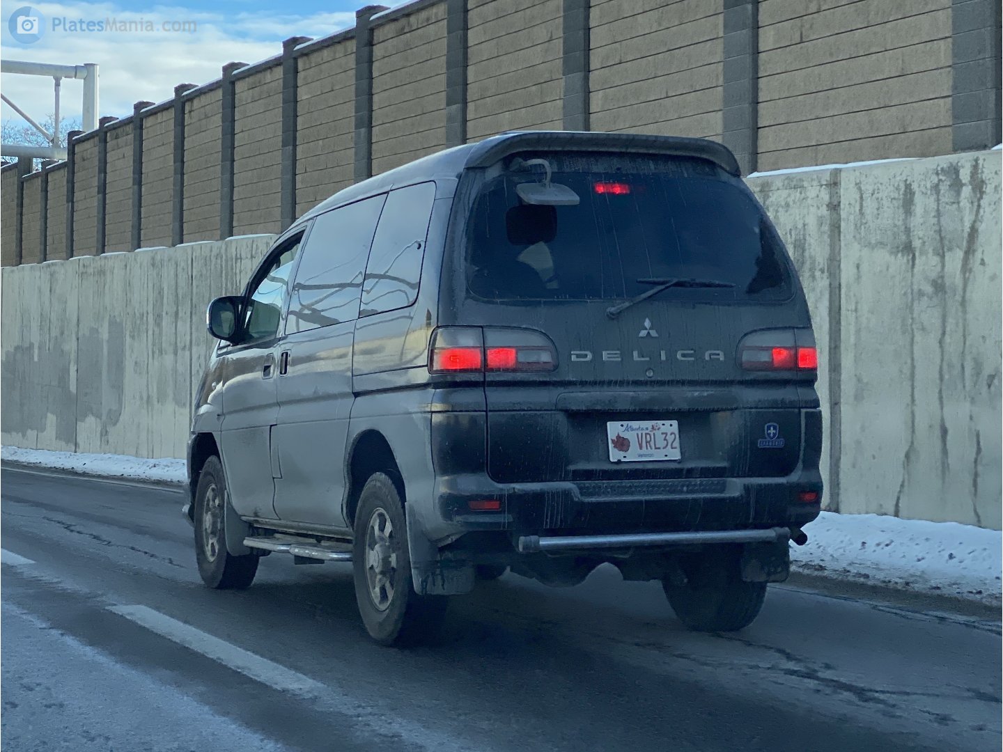 VRL32, Mitsubishi Delica 4th gen Space Gear, 1994­–2007