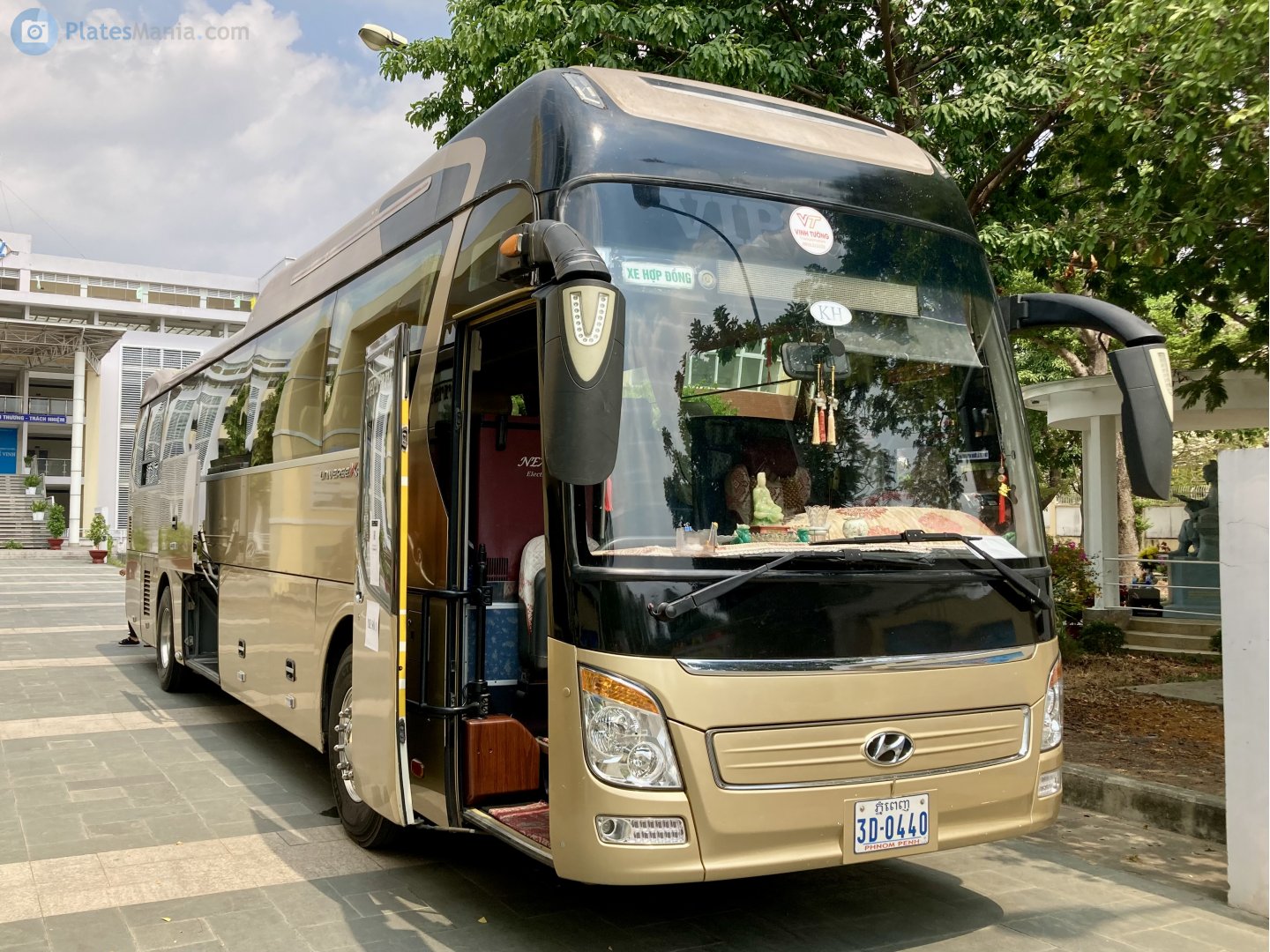 3D-0440, Hyundai Universe Xpress 