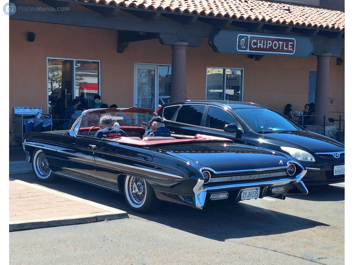 2YJH335, Oldsmobile 88 5th gen 1961 2-door Convertible (3267/3567; B-body), 1960–1961