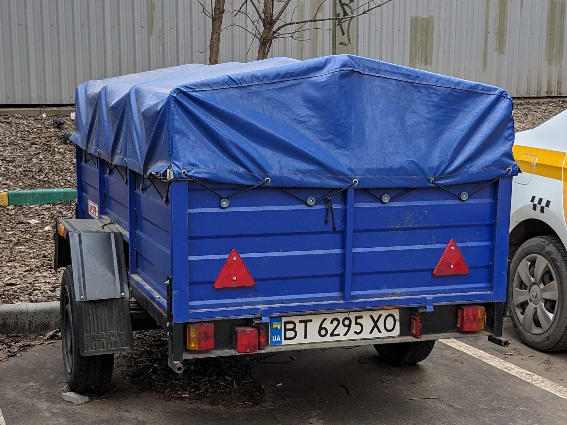 BT 6295 XO, UVN Leader 8100 