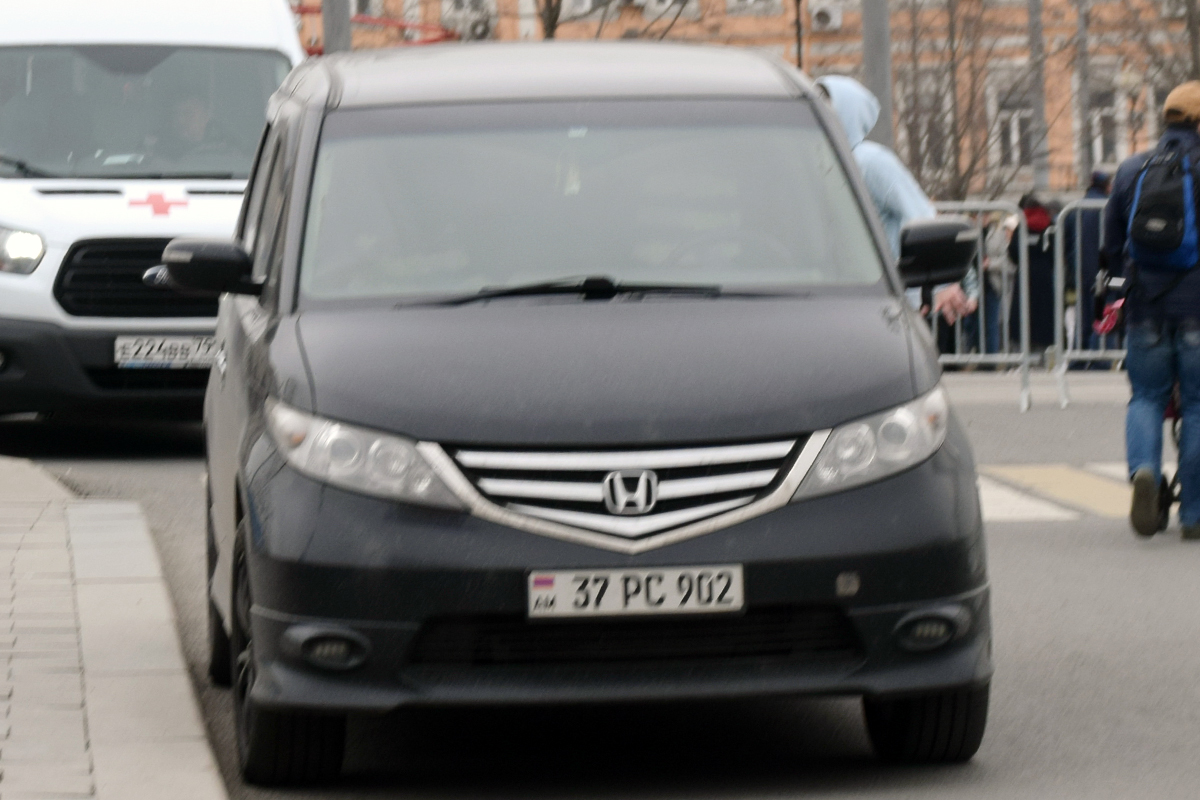 37 PC 902, Honda Elysion 1st gen (RR), 1st facelift, 2006–2012