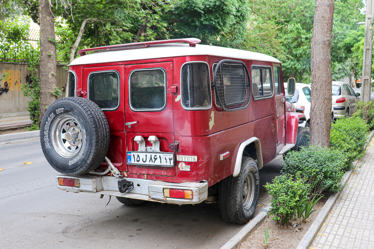 ۱۵ل۸۶۱ ۱۳, Toyota Land Cruiser 40 3-door Troop Carrier (J47), 1960–1984
