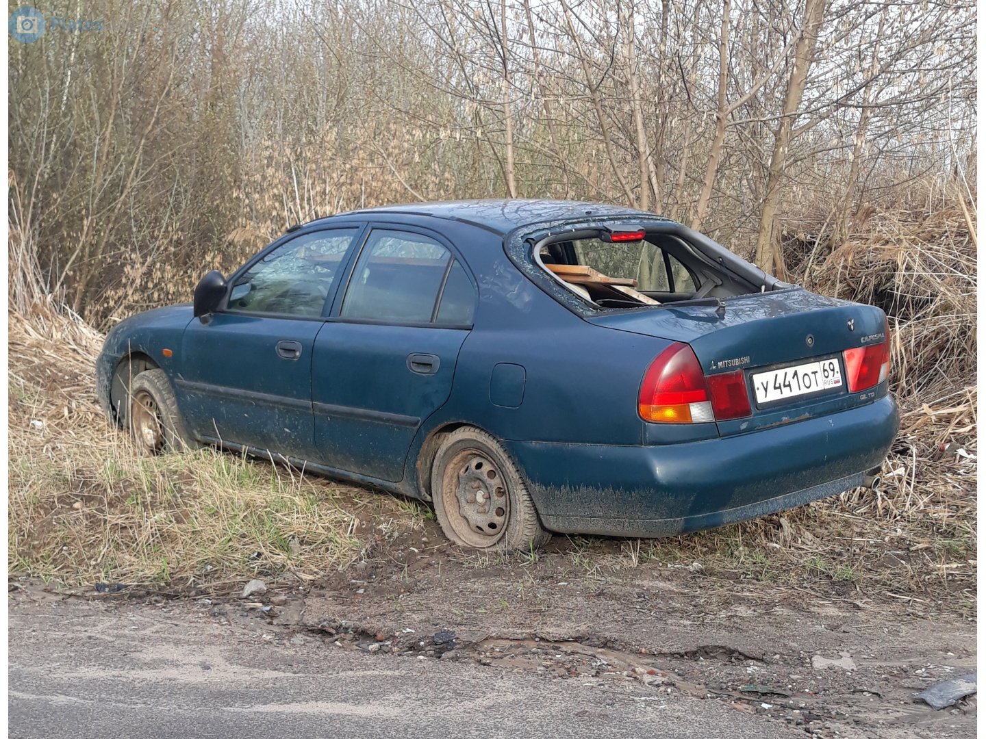 у 441 от 69, Mitsubishi Carisma 1st gen Liftback (DA1A), 1995–2001