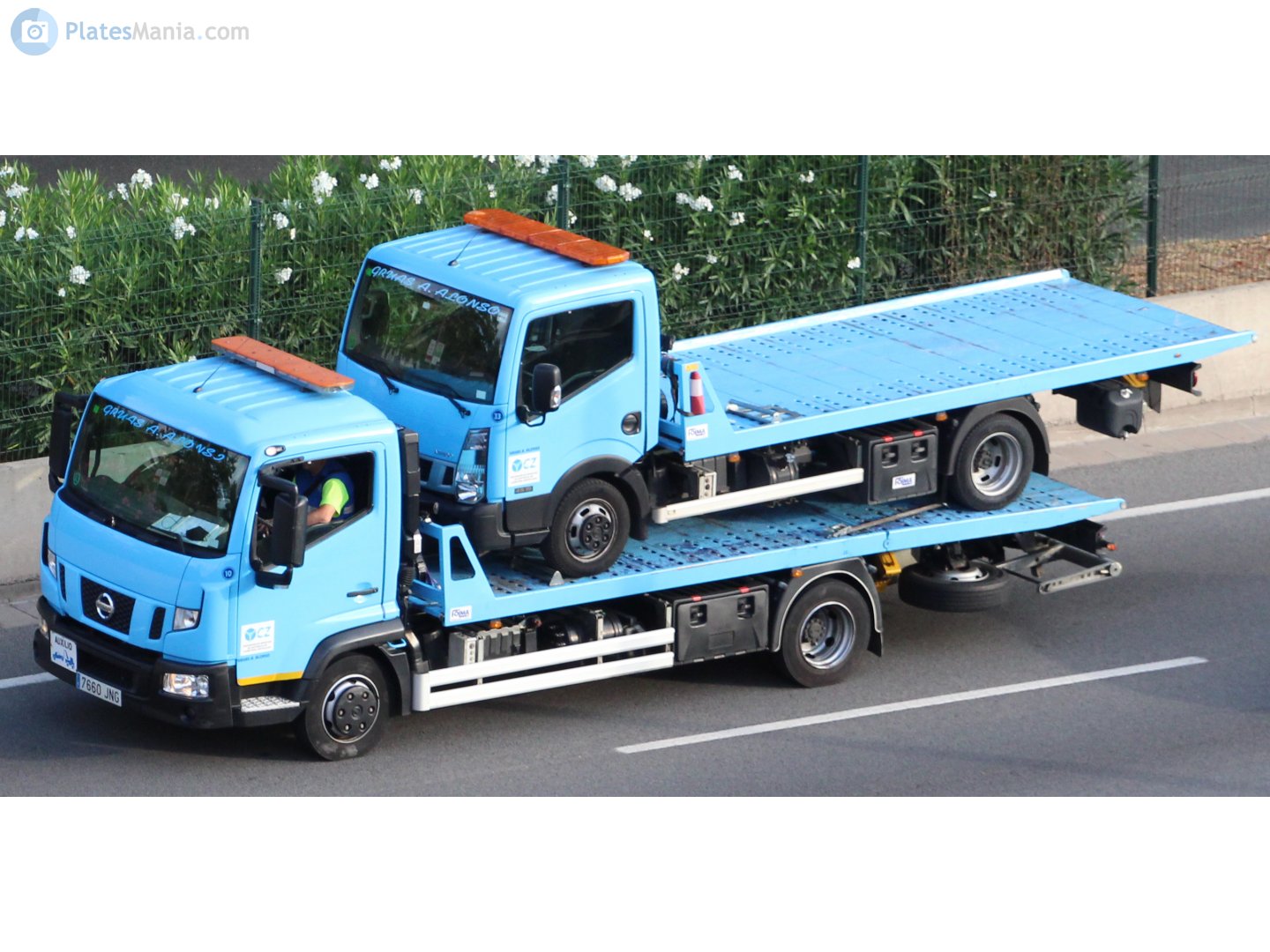 7660 JNG, Nissan NT500 