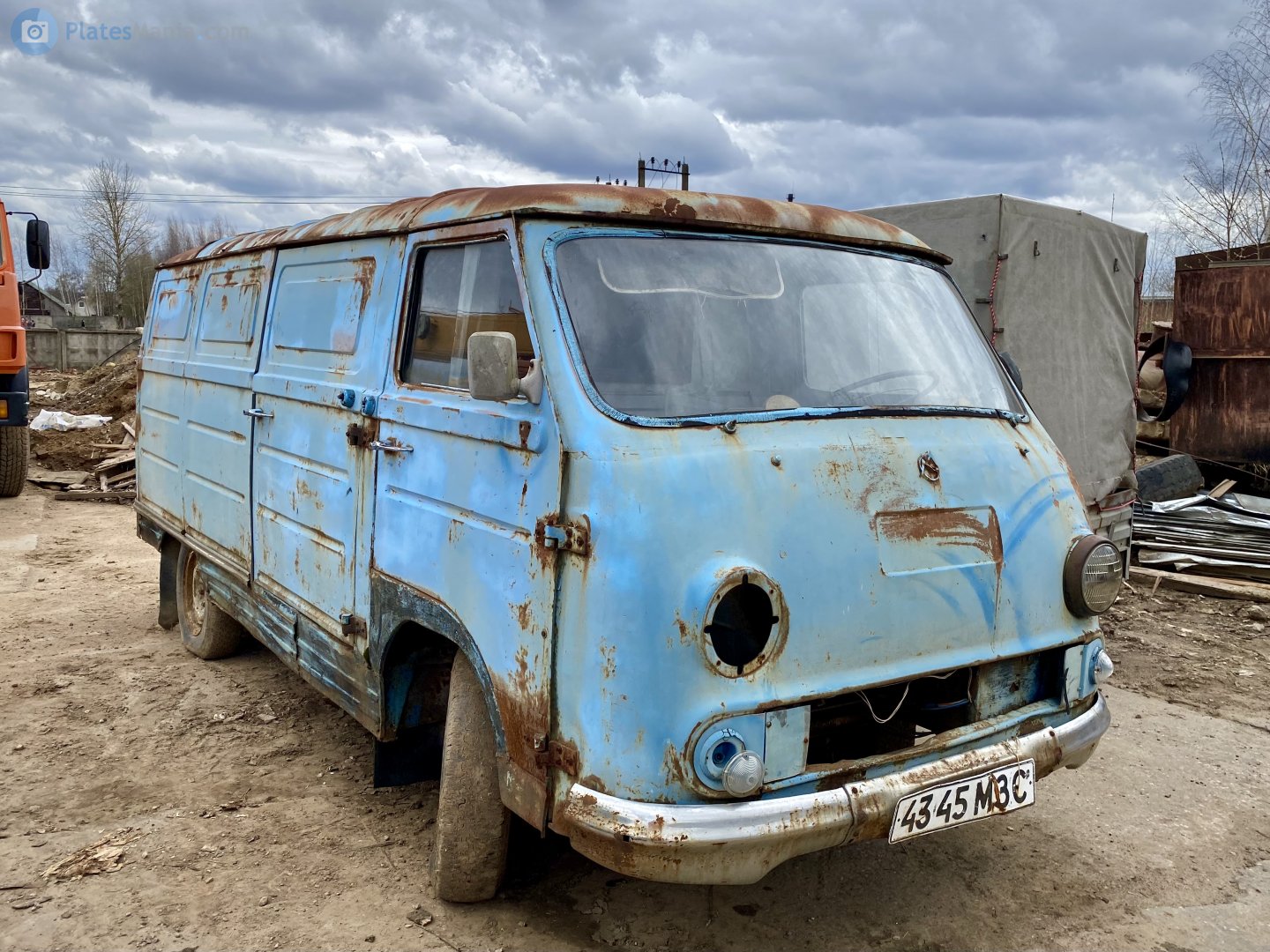 4345 МЗС, YerAZ 762 