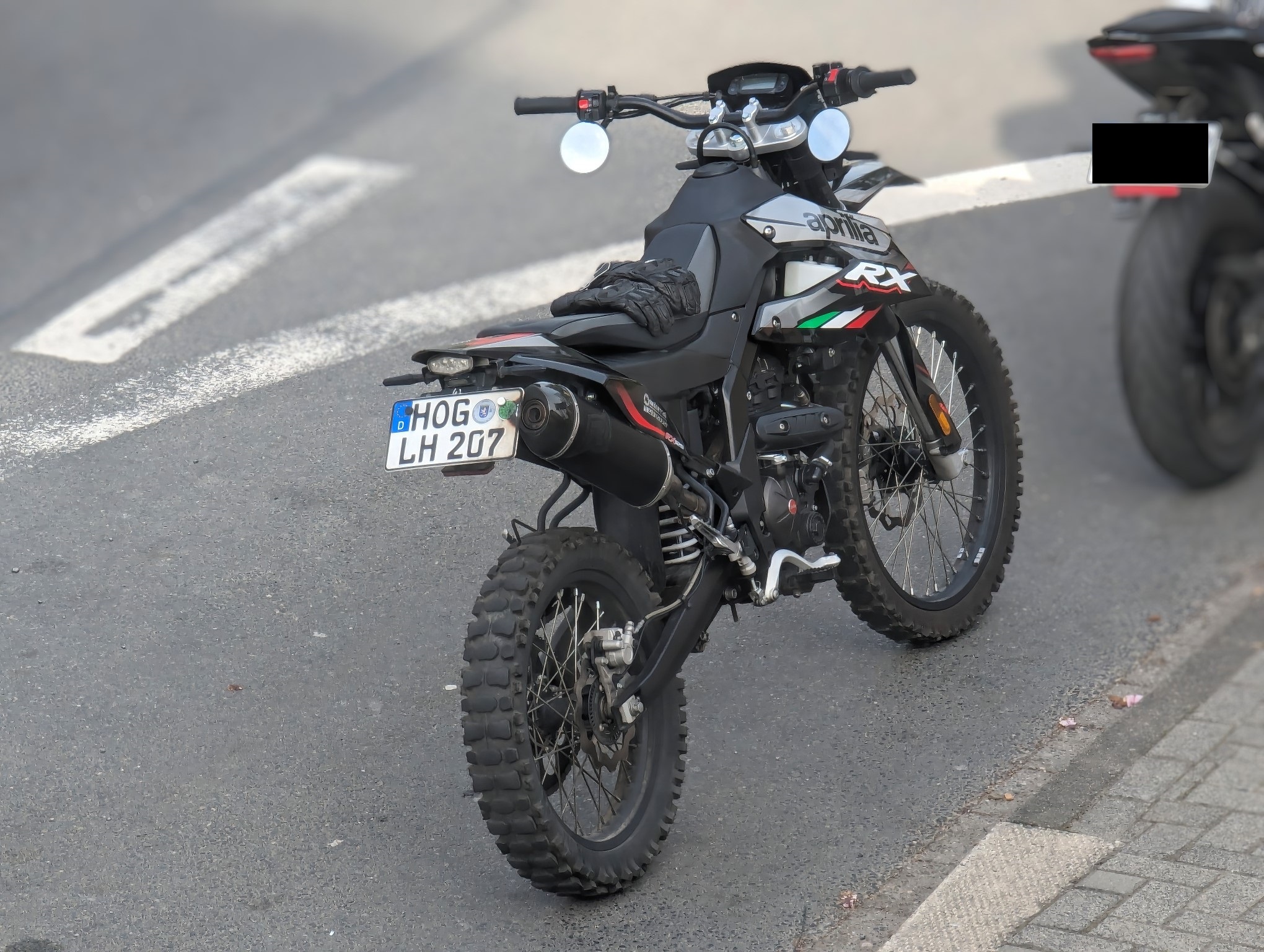 HOG LH 207, Aprilia RX 