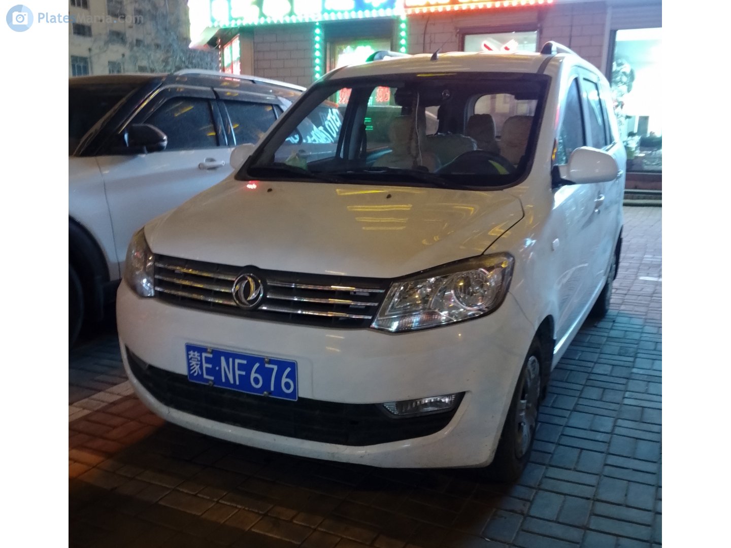 蒙E·NF676, DongFeng Fengguang 330 