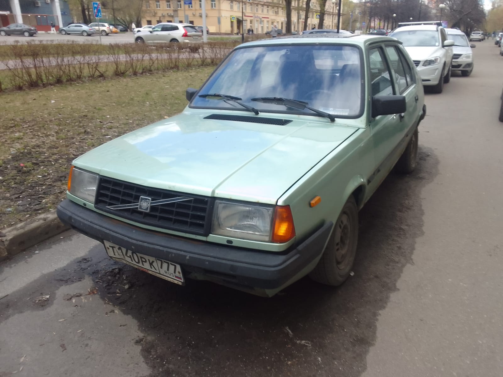 т 140 рк 777, Volvo 360 1st gen 5-door Hatch (365), 1982–1990