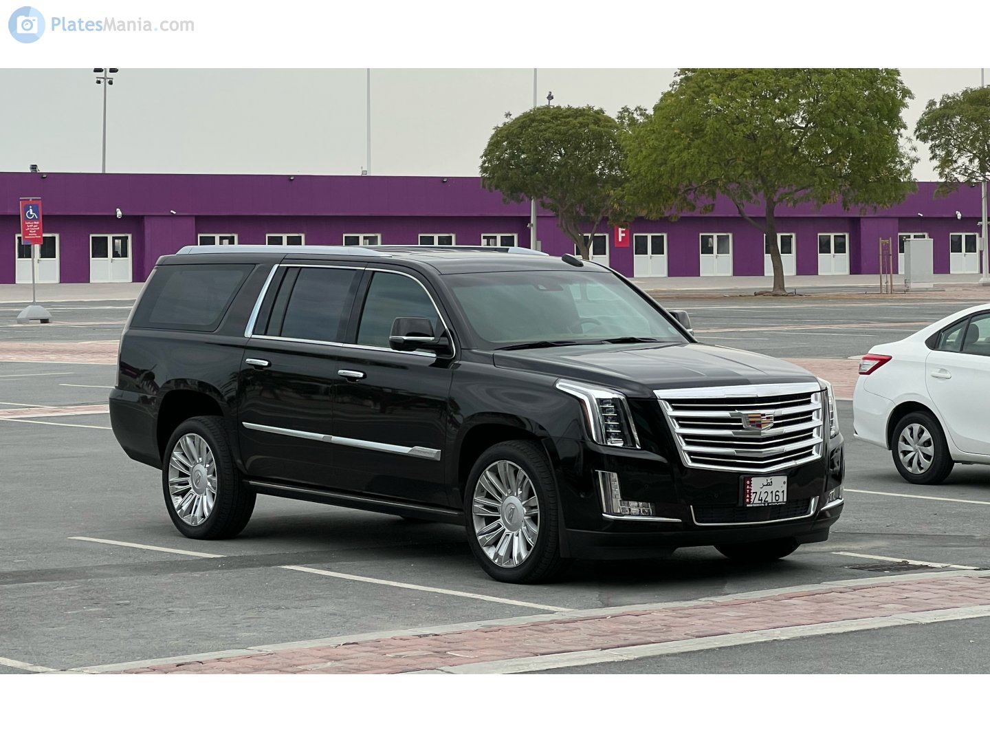 742161, Cadillac Escalade 4th gen ESV (GMTK2XL), 2014–2020