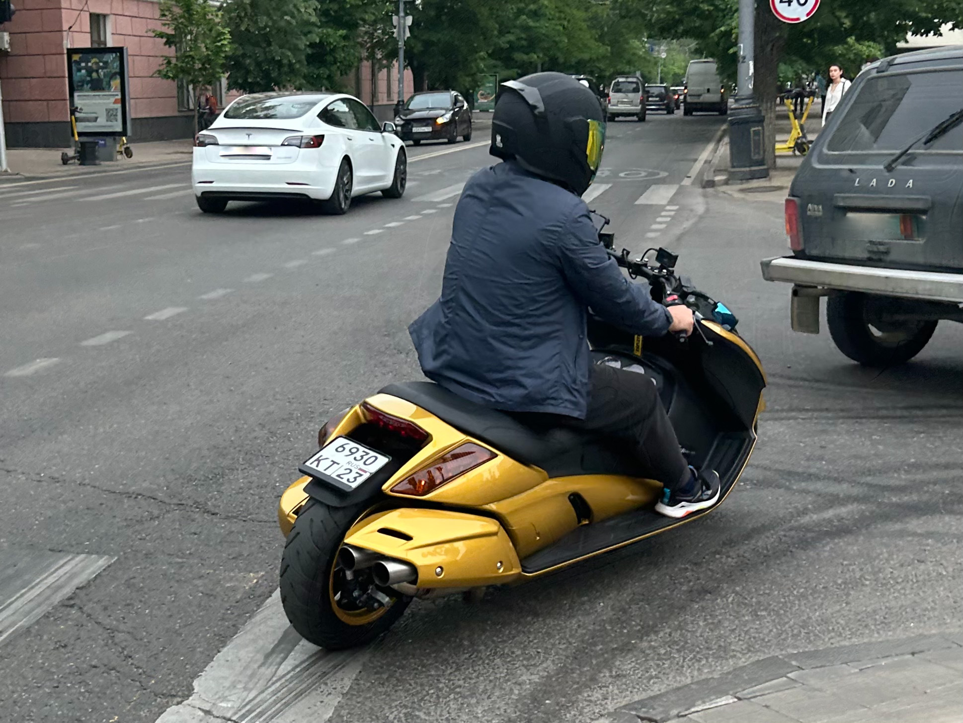 6930 кт 23, Suzuki Gemma 