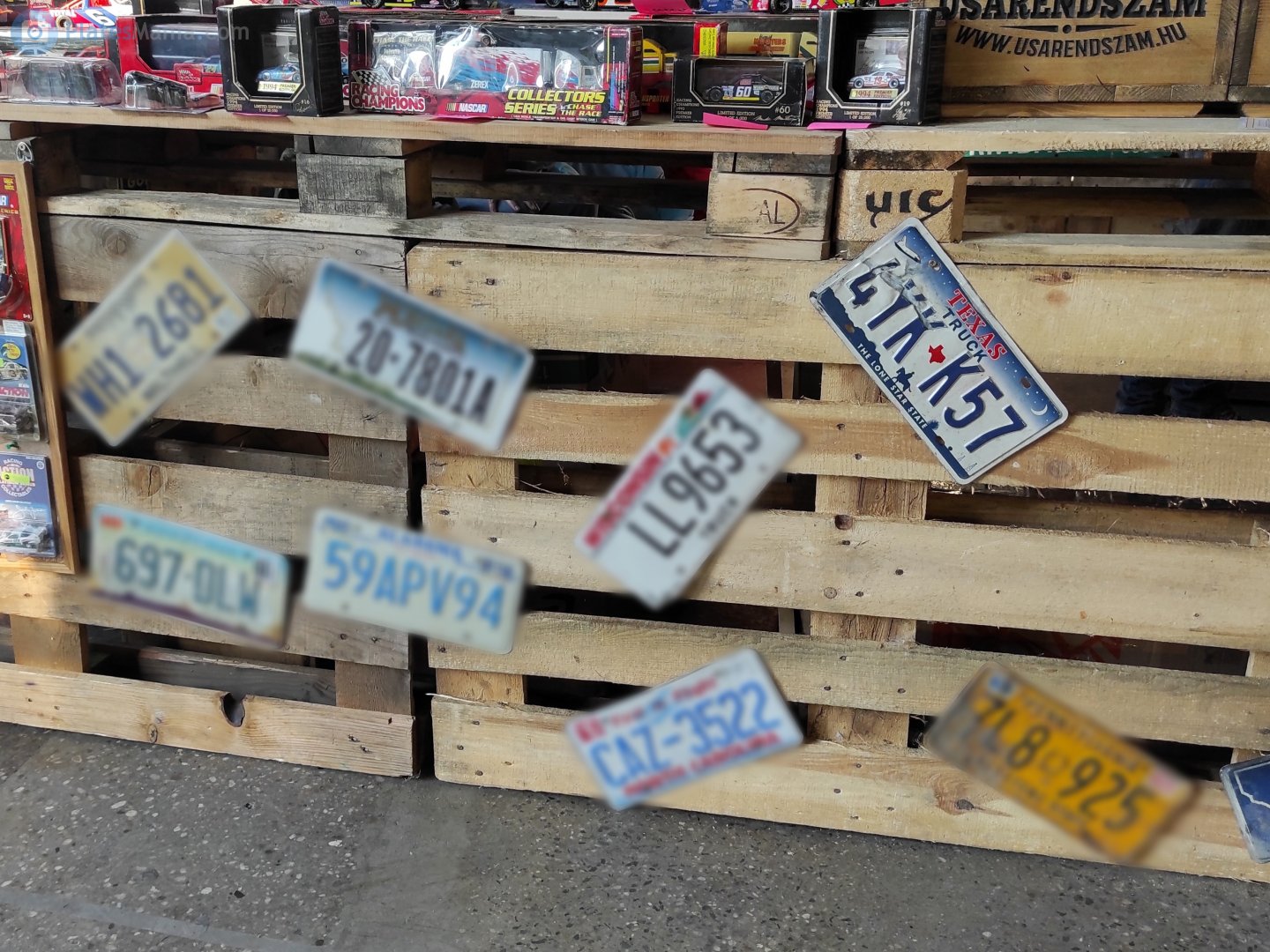 4YK-K57, License plate without vehicle 