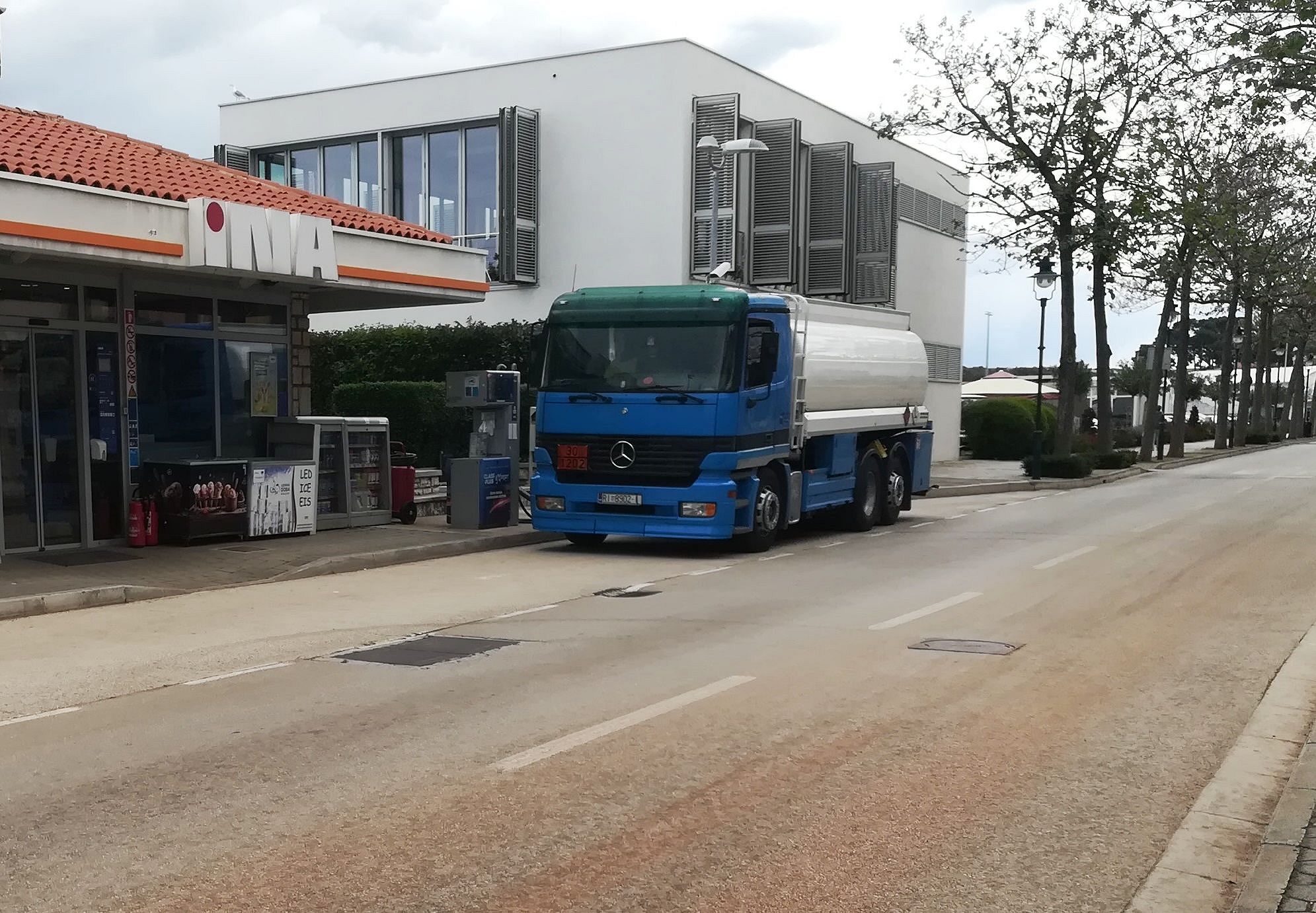 RI 8902-I, Mercedes-Benz Actros 1st gen (MP1), 1996–2003