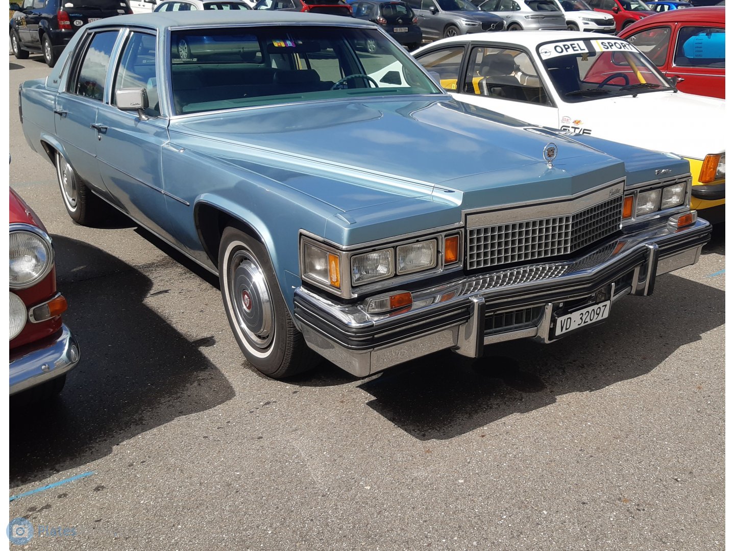 VD 32097, Cadillac DeVille 5th gen 4-door Sedan (D69/M69; C-body), 1976–1985