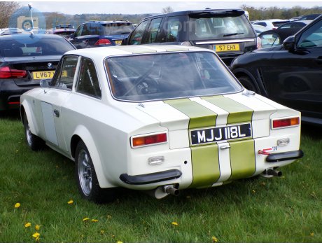 MJJ 118L, Gilbern Invader