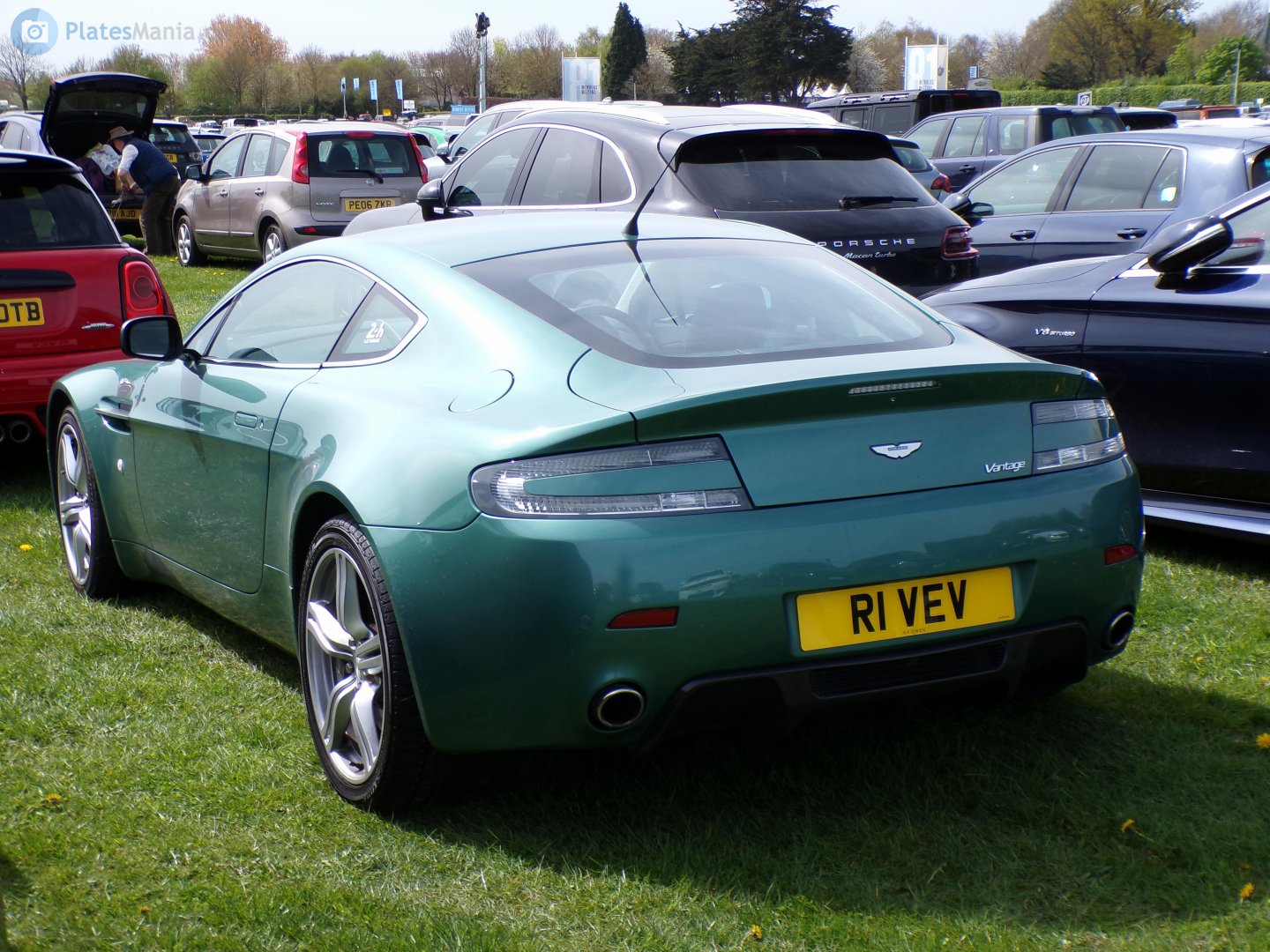 R1VEV, Aston Martin Vantage 1st gen, 2005–2018