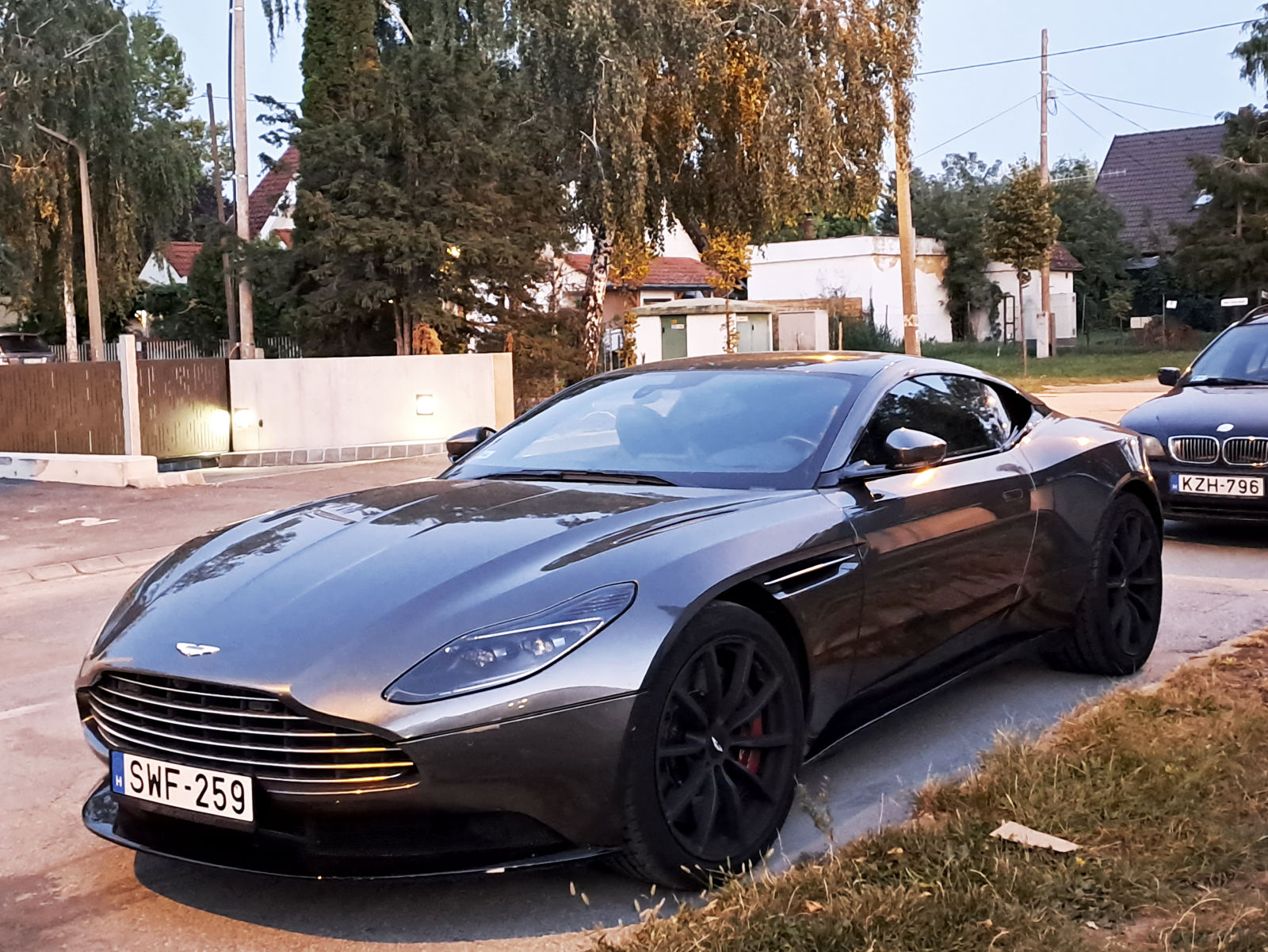 SWF-259, Aston Martin DB11 Coupé (AM5), 2016–2023