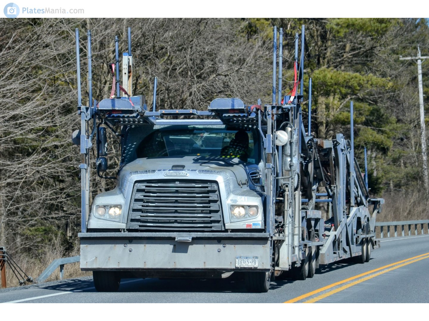 16365-PB, Freightliner 114SD 