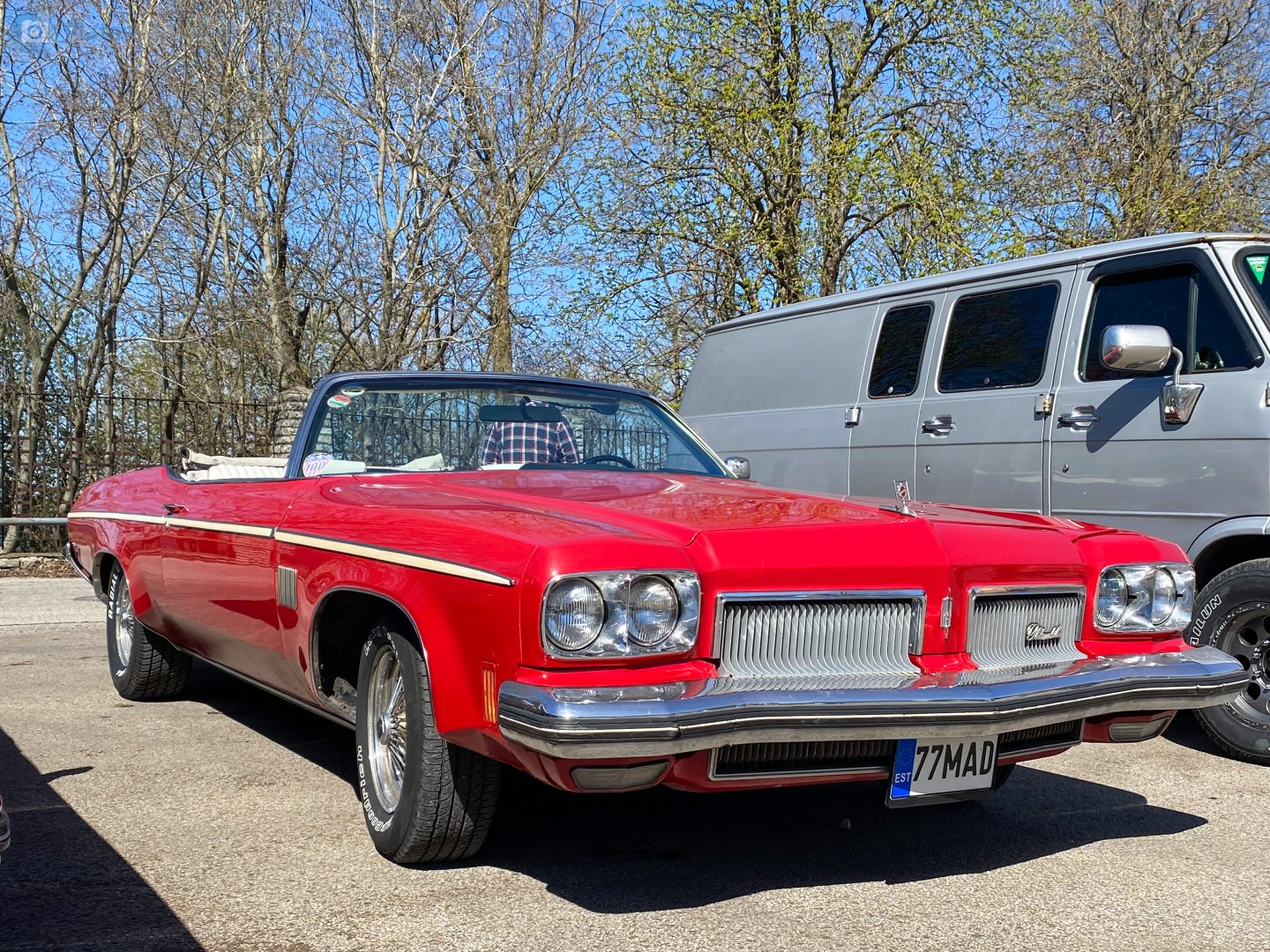 77 MAD, Oldsmobile 88 7th gen 1975 2-door Convertible (67; B-body), 4th facelift, 1974–1975