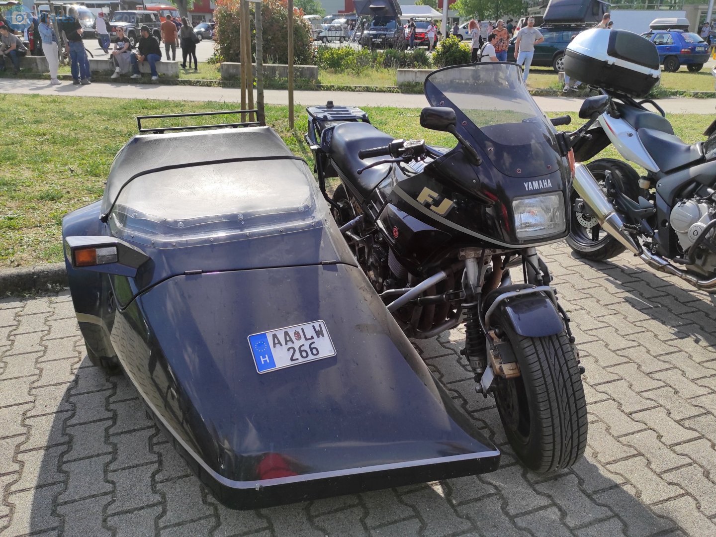 AA LW-266, Yamaha FJ 