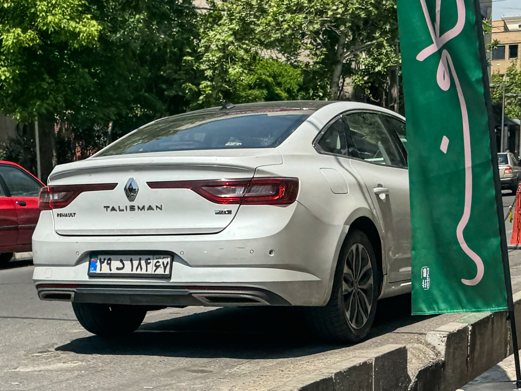 ۲۹د۱۸۴ ۶۷, Renault Talisman 2nd gen Sedan (LFD; Global-market), 2015–2022