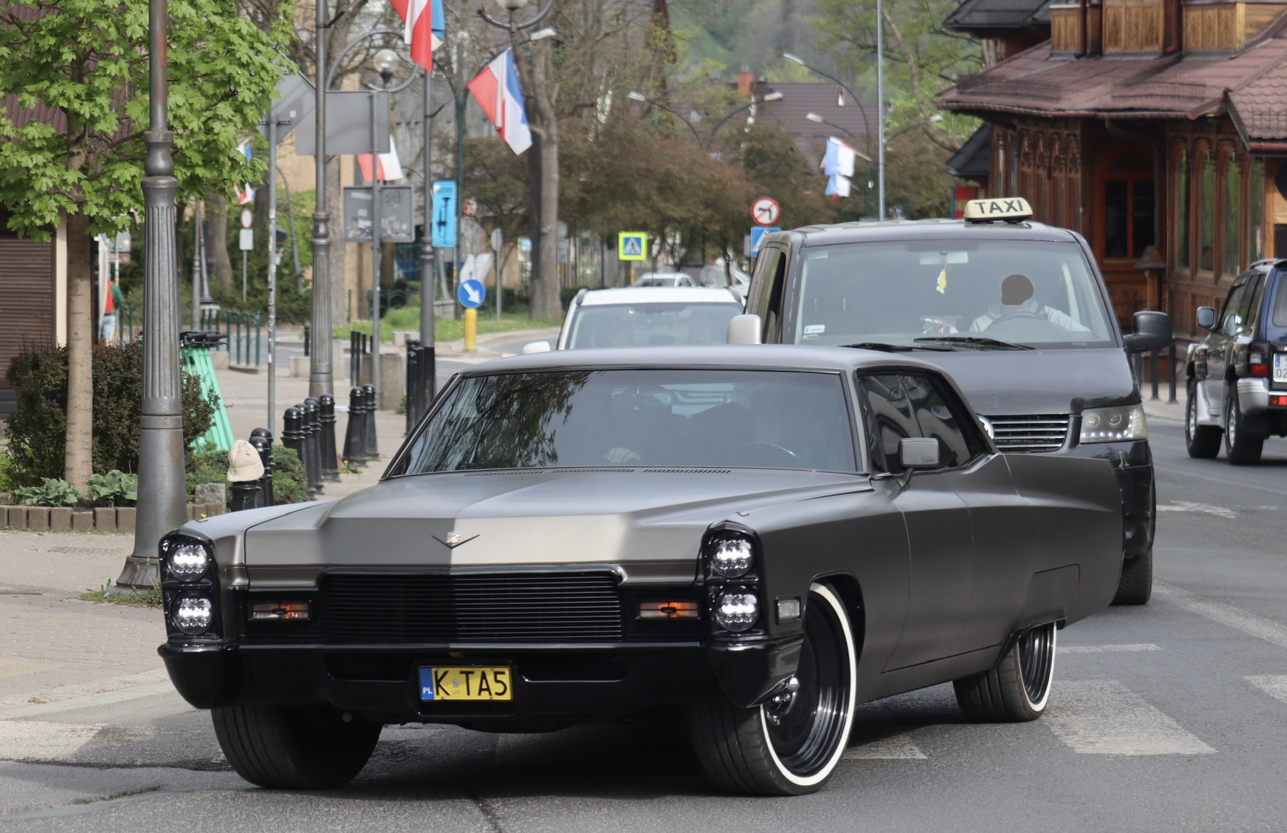 K TA5, Cadillac DeVille 3rd gen 1968 4-door Hardtop (68349; C-body), 3rd facelift, 1967–1968