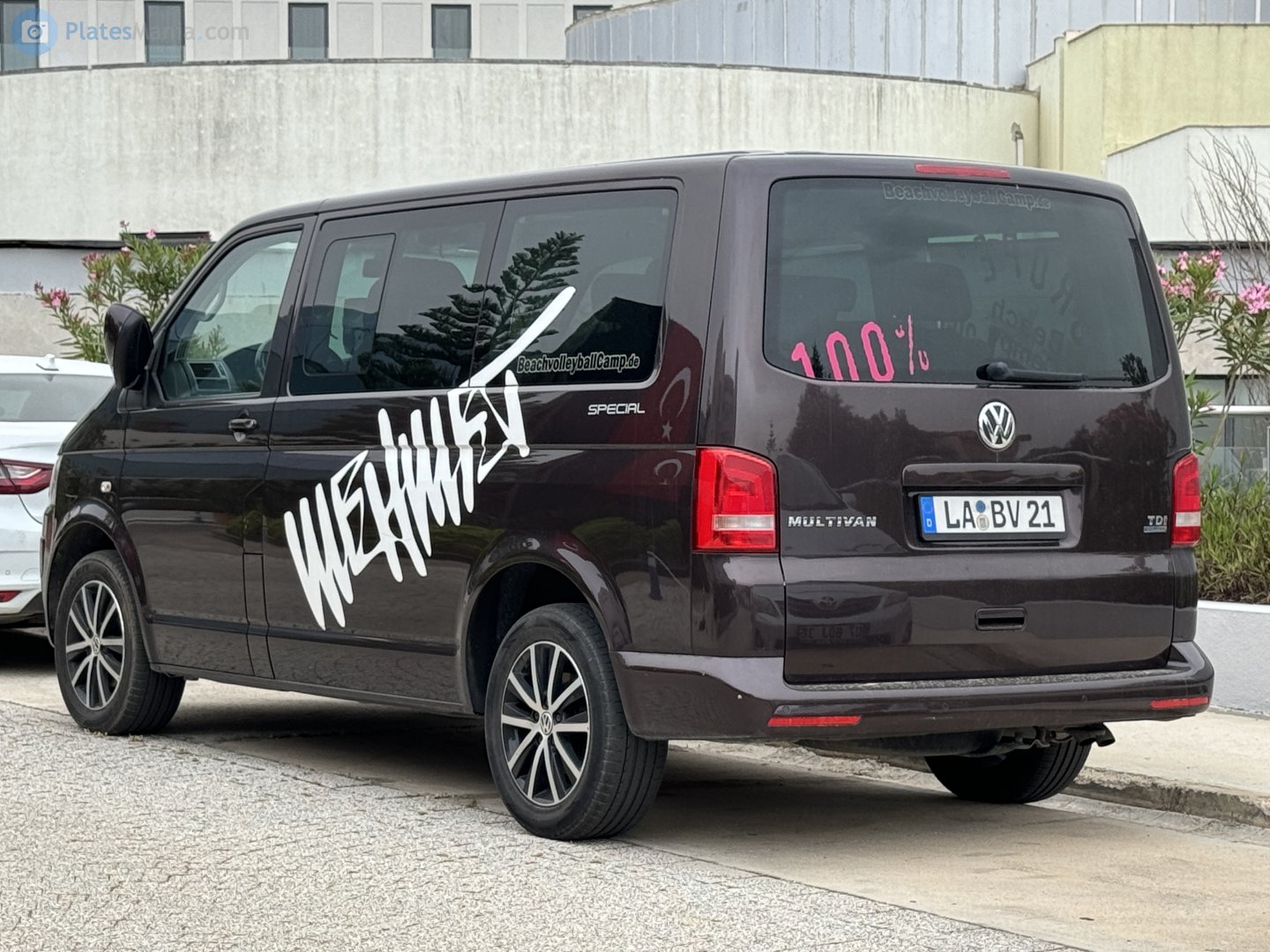 LA BV 21, Volkswagen Multivan 