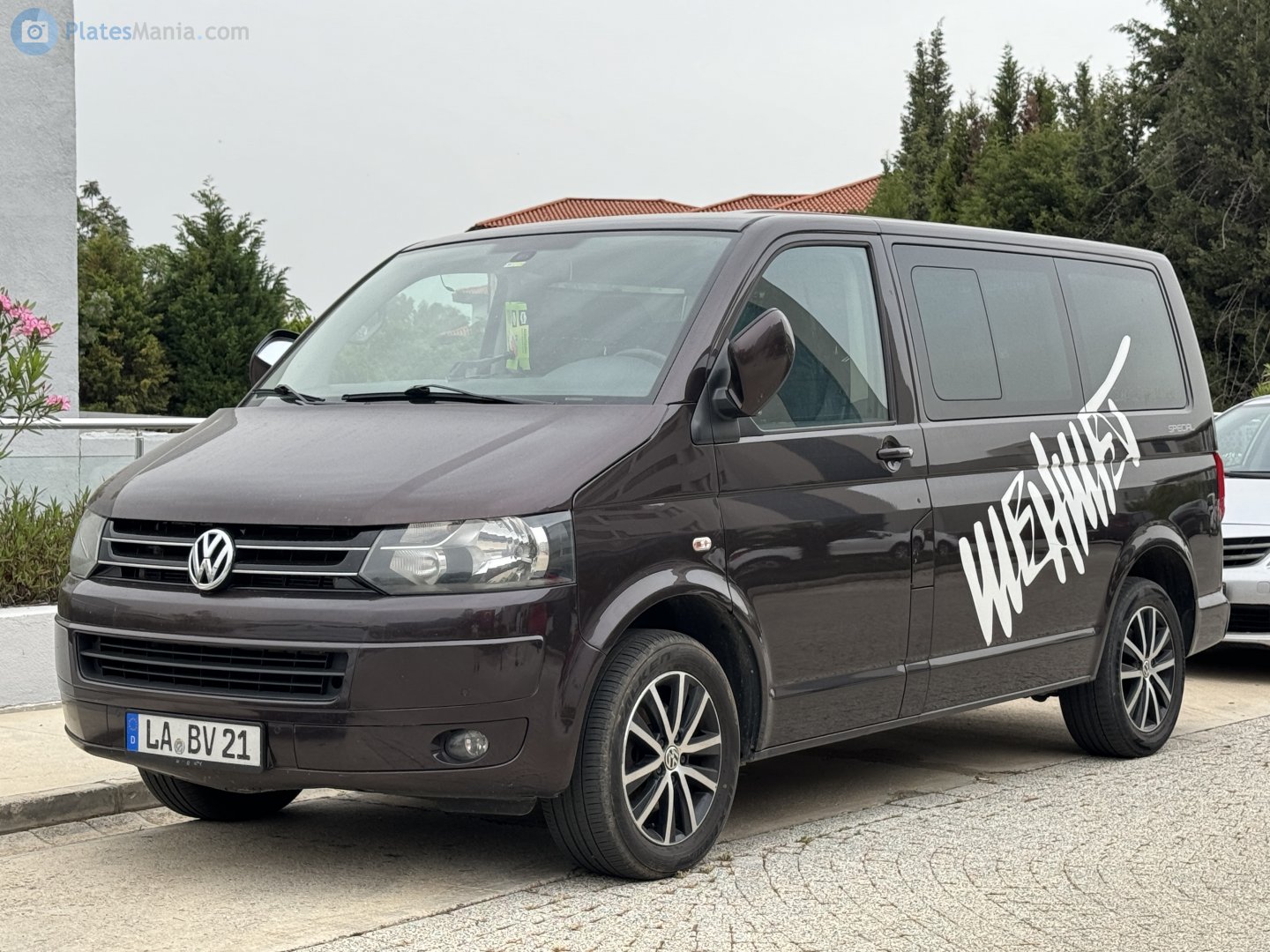 LA BV 21, Volkswagen Multivan 