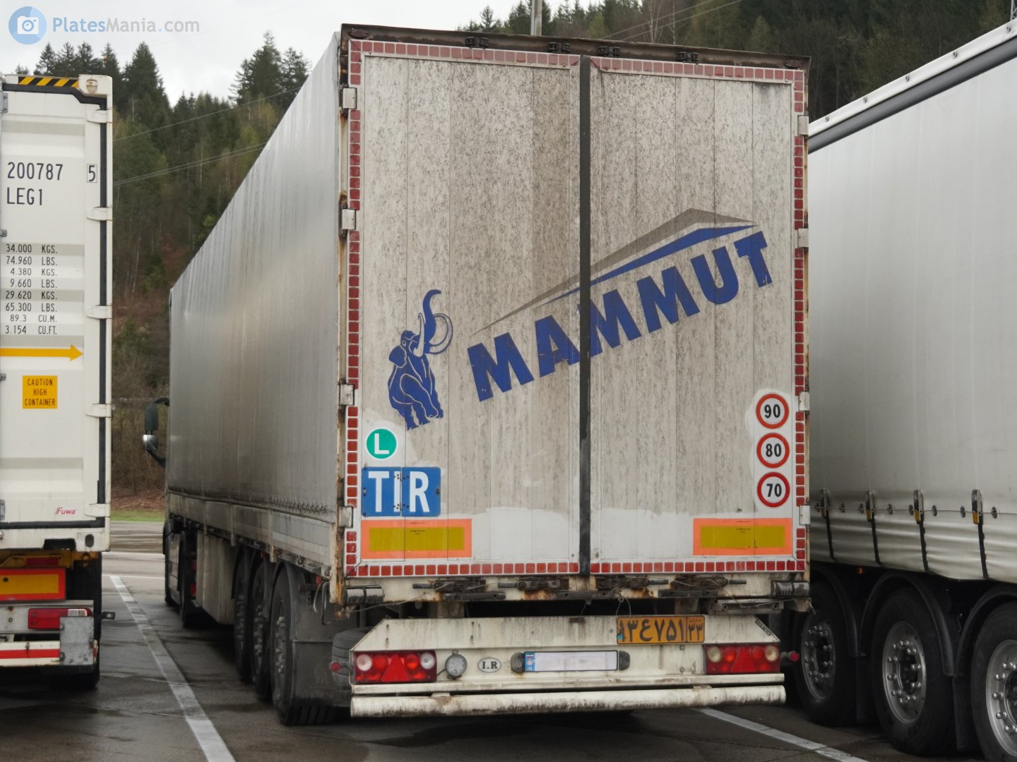 ۱۳ع۷۵۱ ۳۳, Mammut Trailer 