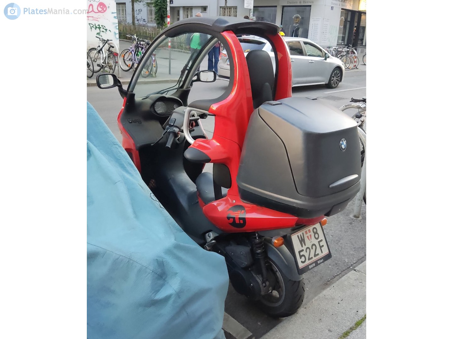 W 8522 F, BMW C Series C1, 2000–2002