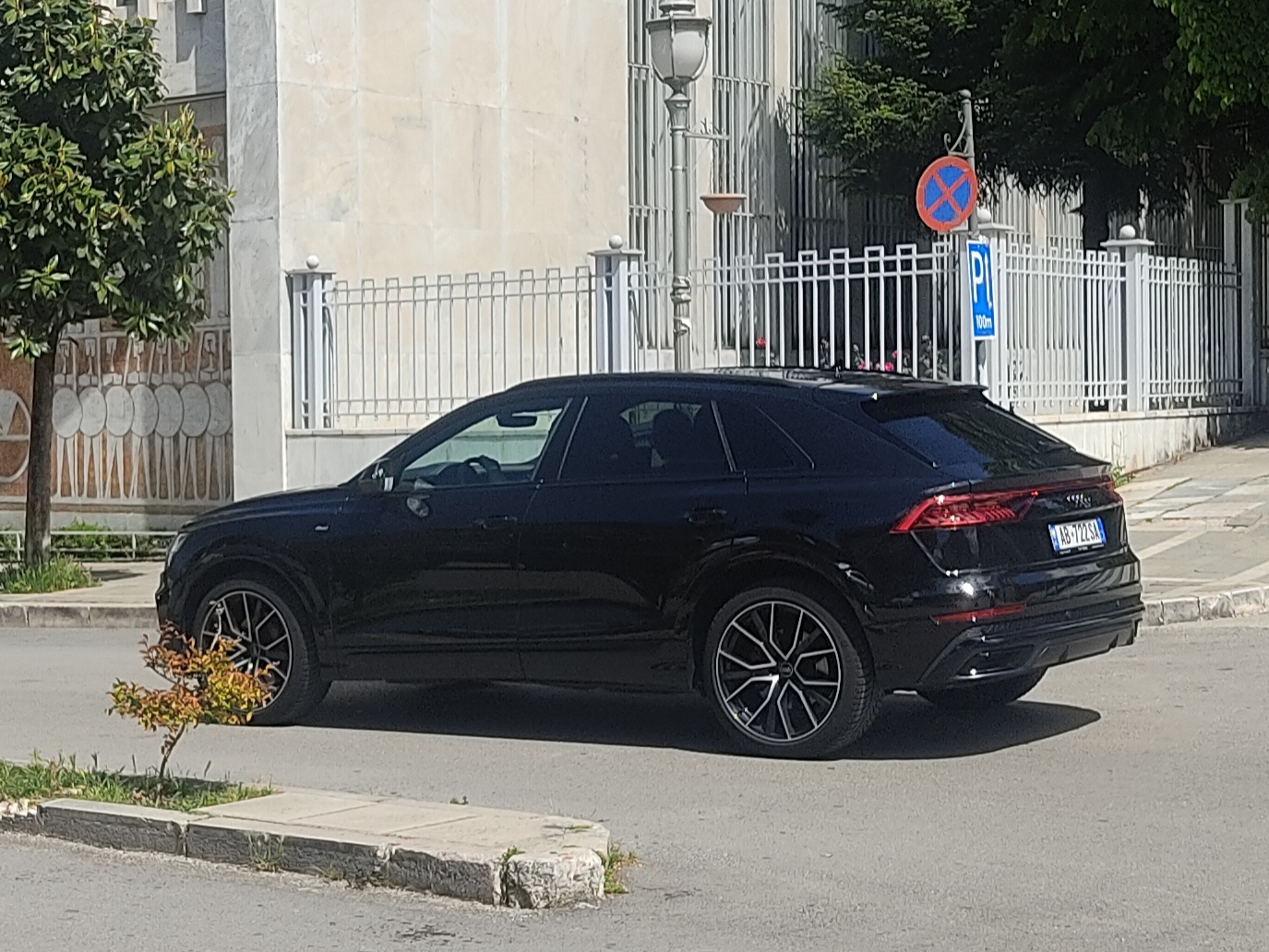 AB 722 SA, Audi Q8 1st gen (4MN), 2018–2023