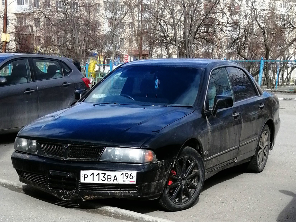 р 113 ва 196, Mitsubishi Diamante 