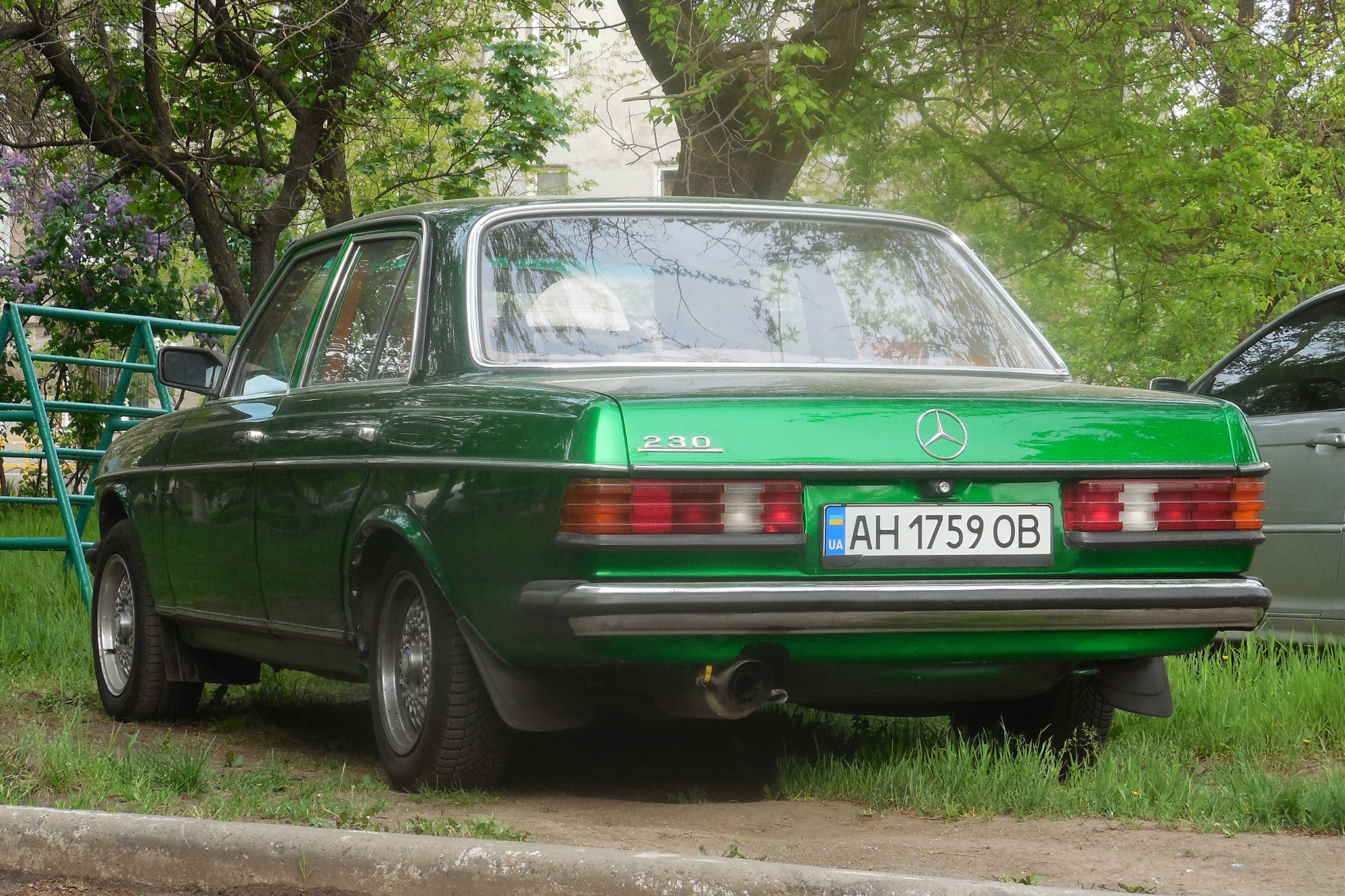 AH 1759 OB, Mercedes-Benz E-Klasse 200–300 Sedan (W123), 1975­–1986