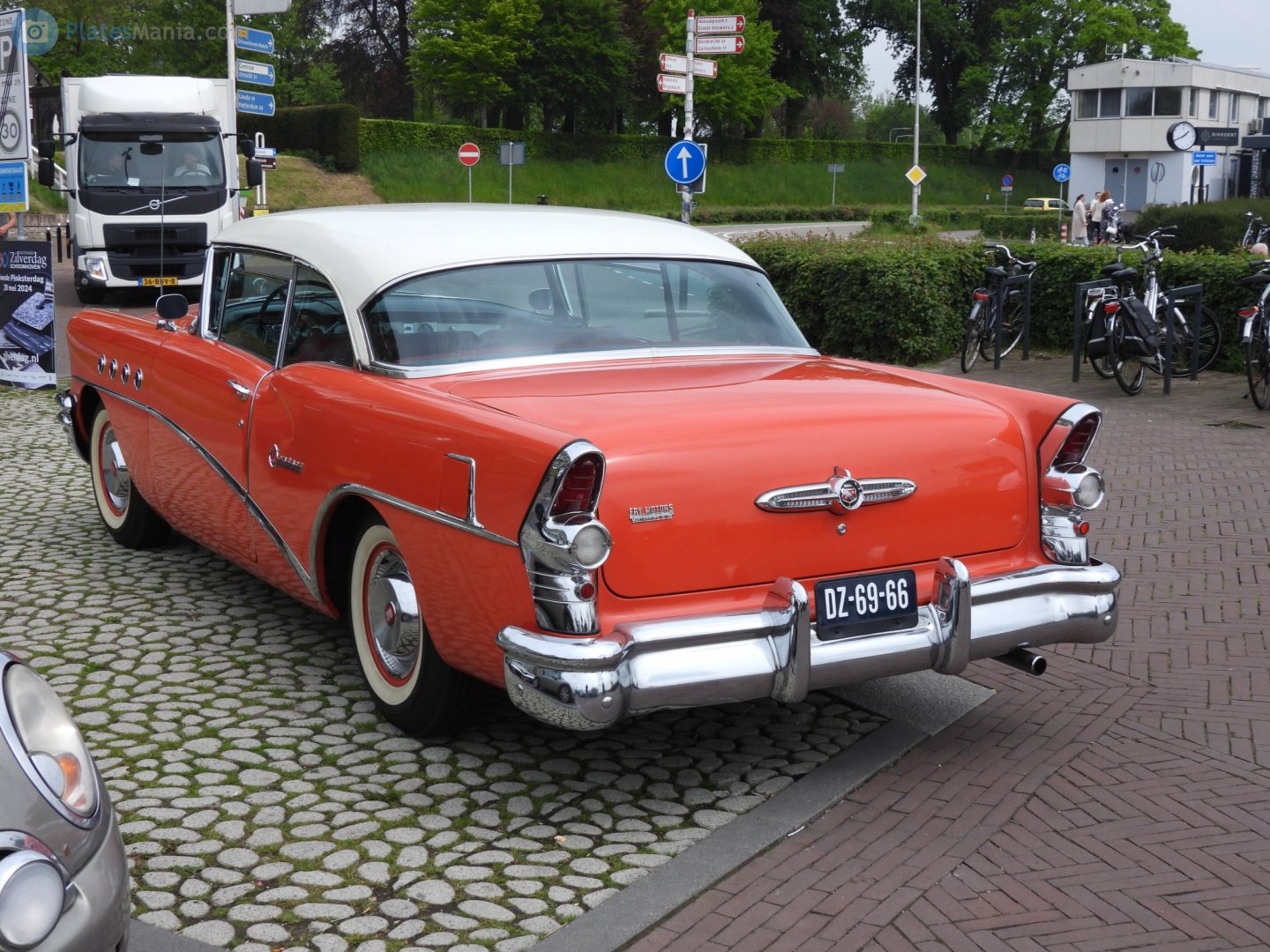 DZ-69-66, Buick Century 2nd gen (Riviera) 2-door Hardtop (66R; B-body), 1st facelift, 1954–1955