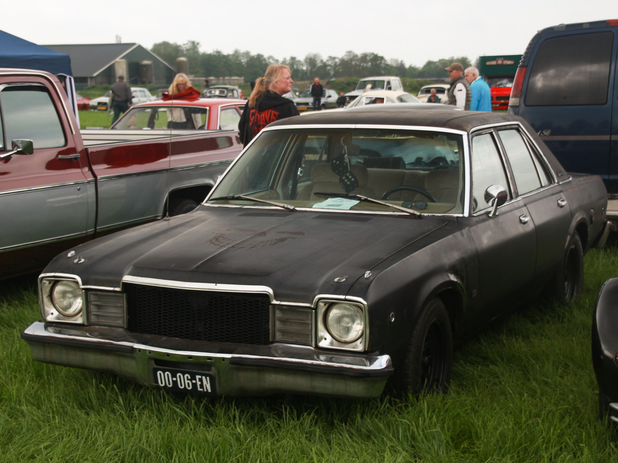 00-06-EN, Plymouth Valiant 3rd gen 1968 4-door Sedan (DV1/DV2; A-body), 1st facelift, 1967–1968