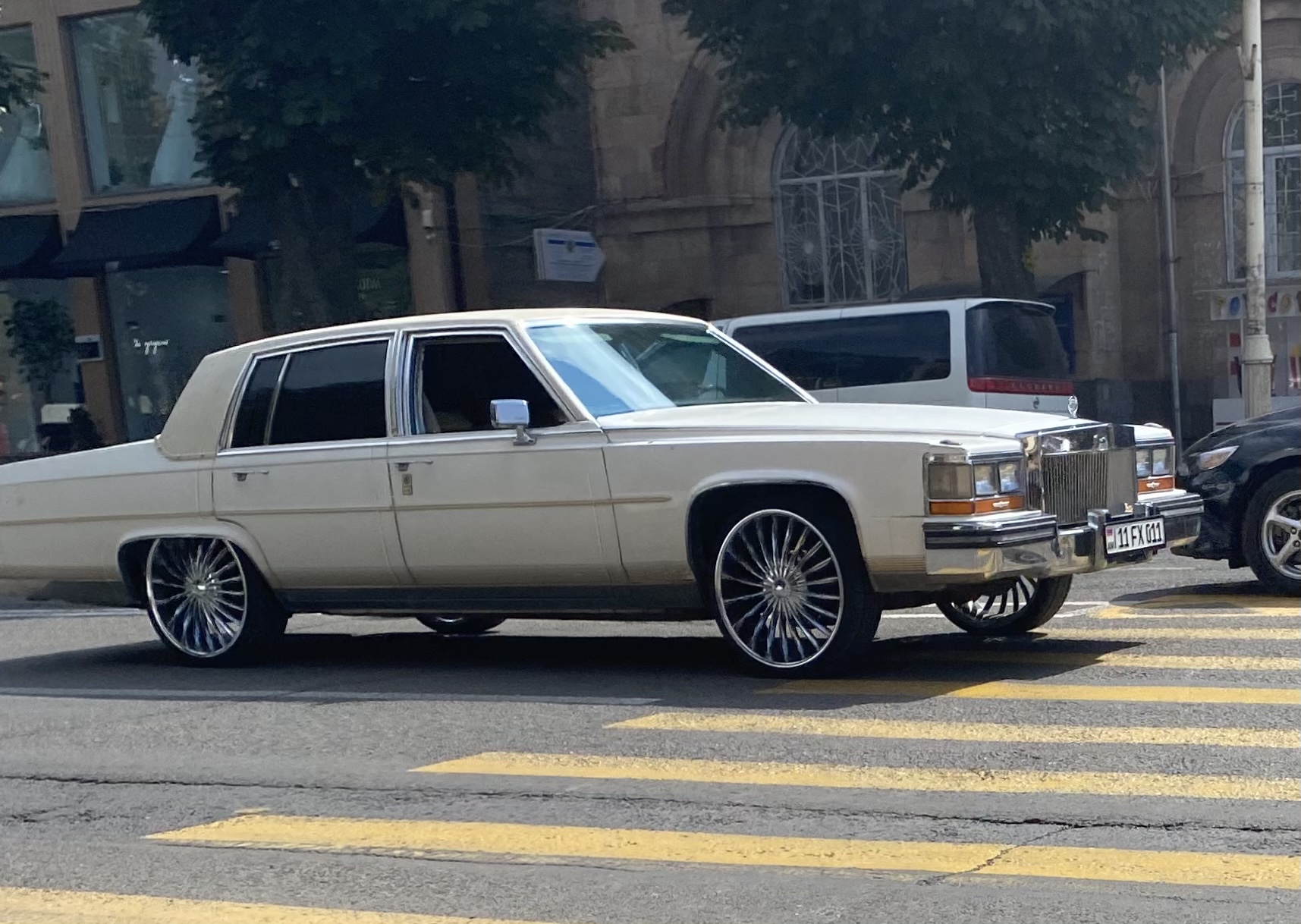 11 FX 011, Cadillac Brougham 