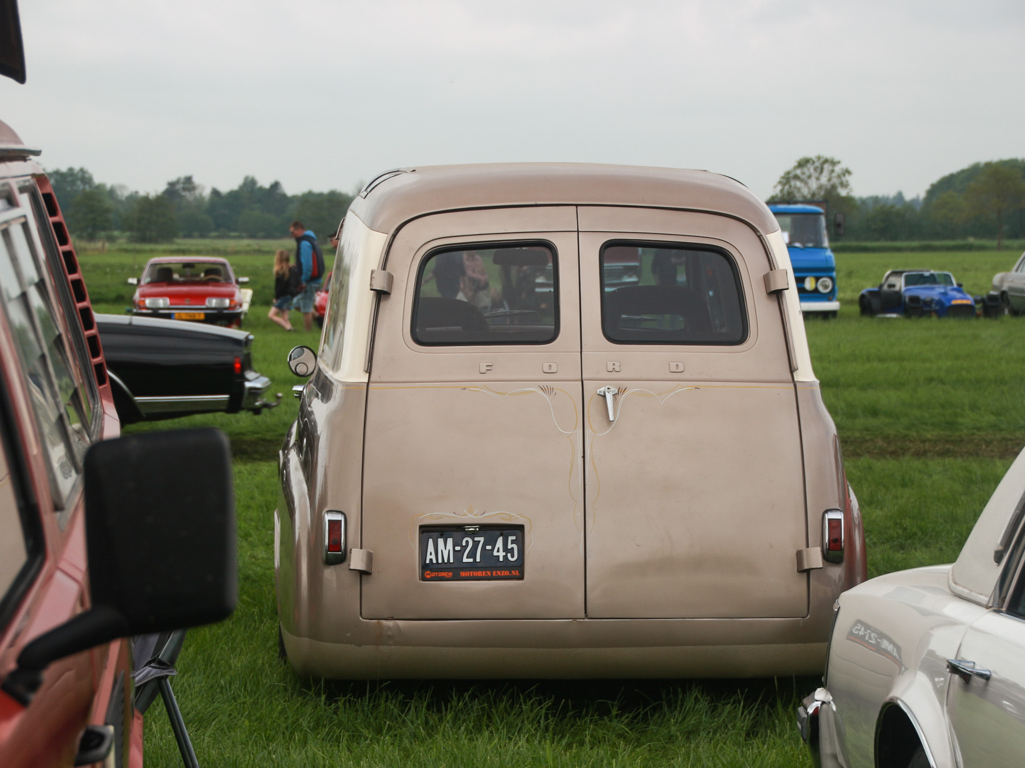 AM-27-45, Ford F-100 2nd gen (Triple Economy) Van, 1952–1956